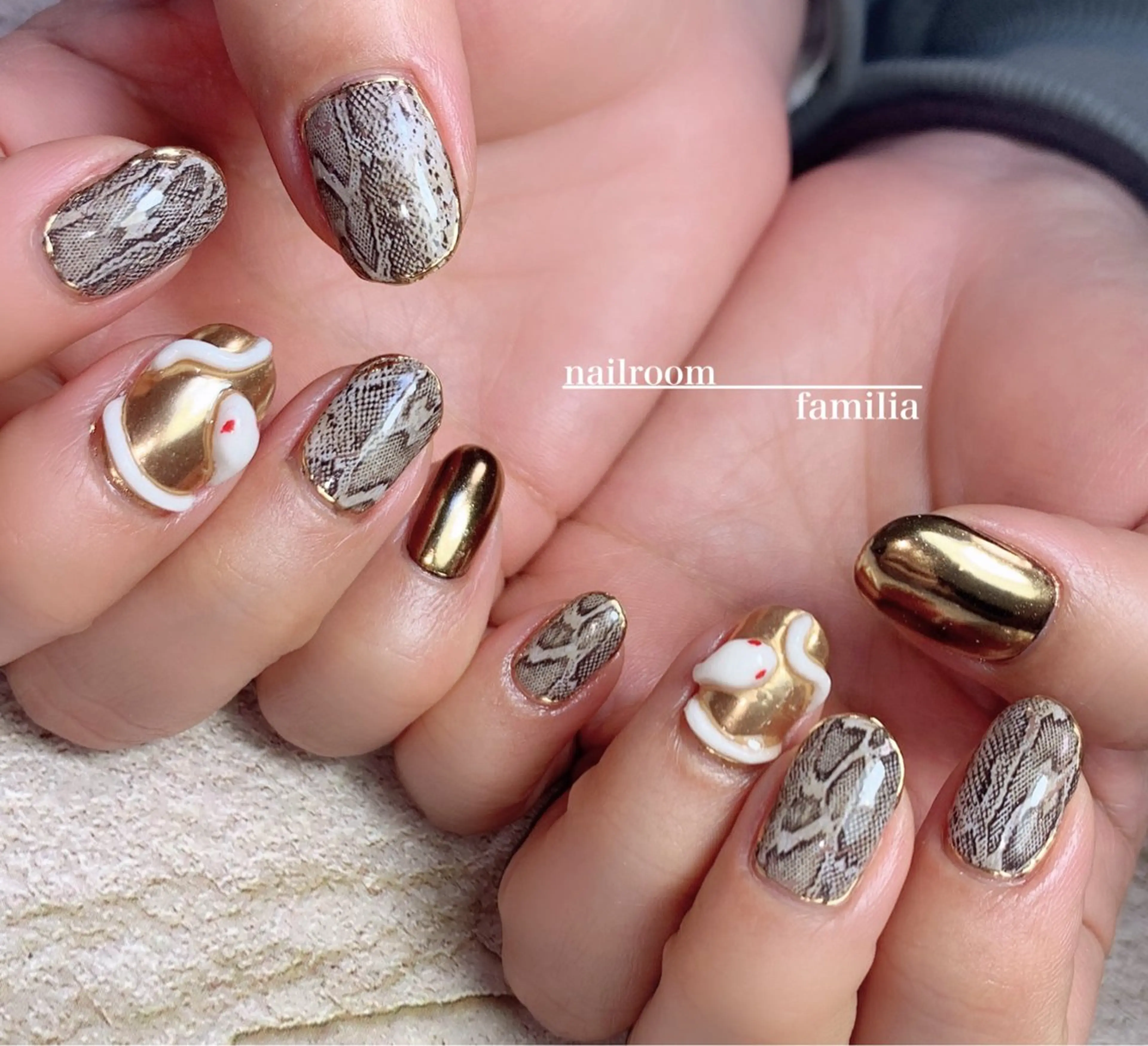 ネイル ミラーネイル ハンドネイル -nailroom- familiaのネイルデザイン