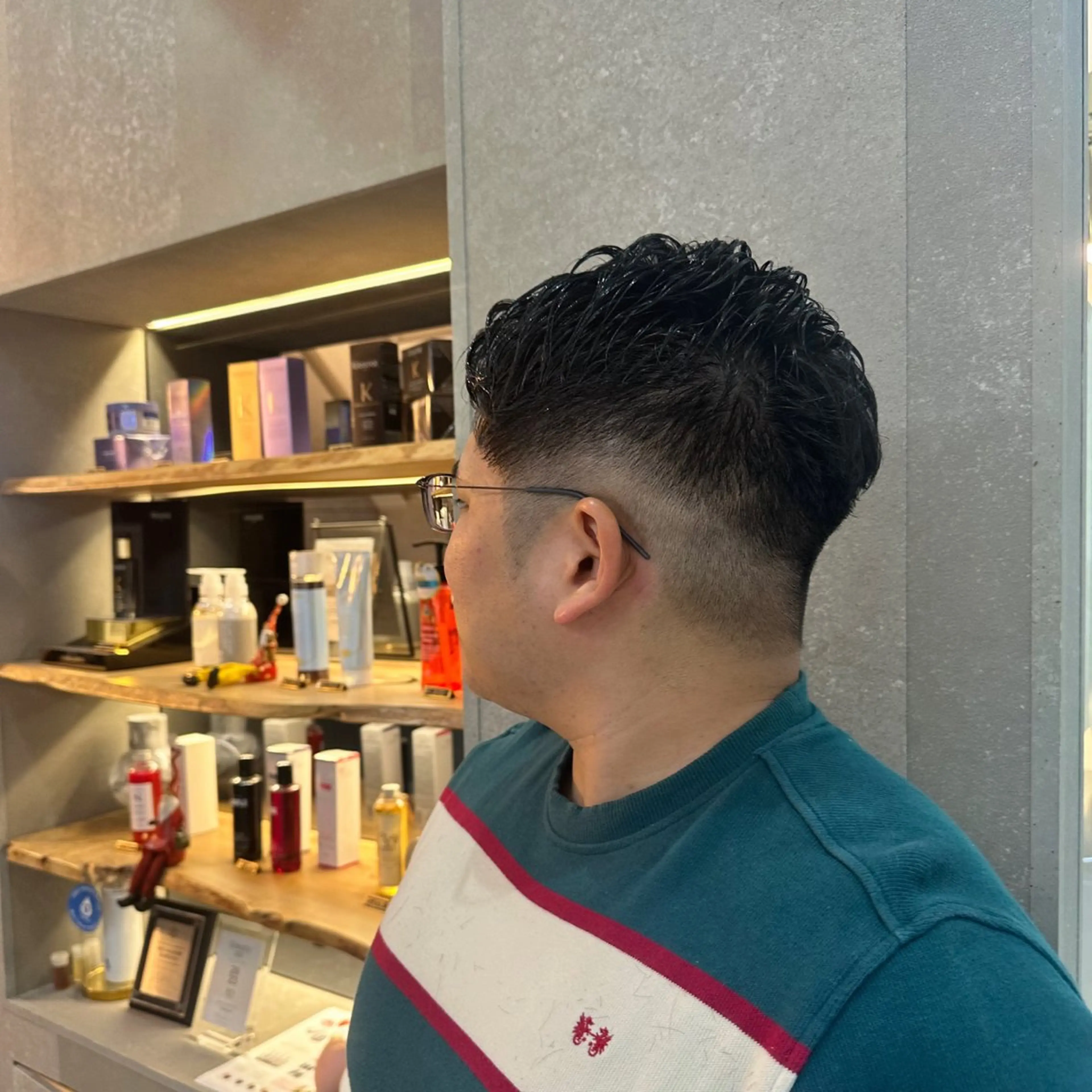 ショート カラー パーマ メンズ カルマパーマ メンズパーマ スペインカール ツイストスパイラルパーマ 刈り上げ カット ヘアカラー パーマ ヘッドスパ 大人男子ヘア 💈メンズ特化吉田のヘアスタイル