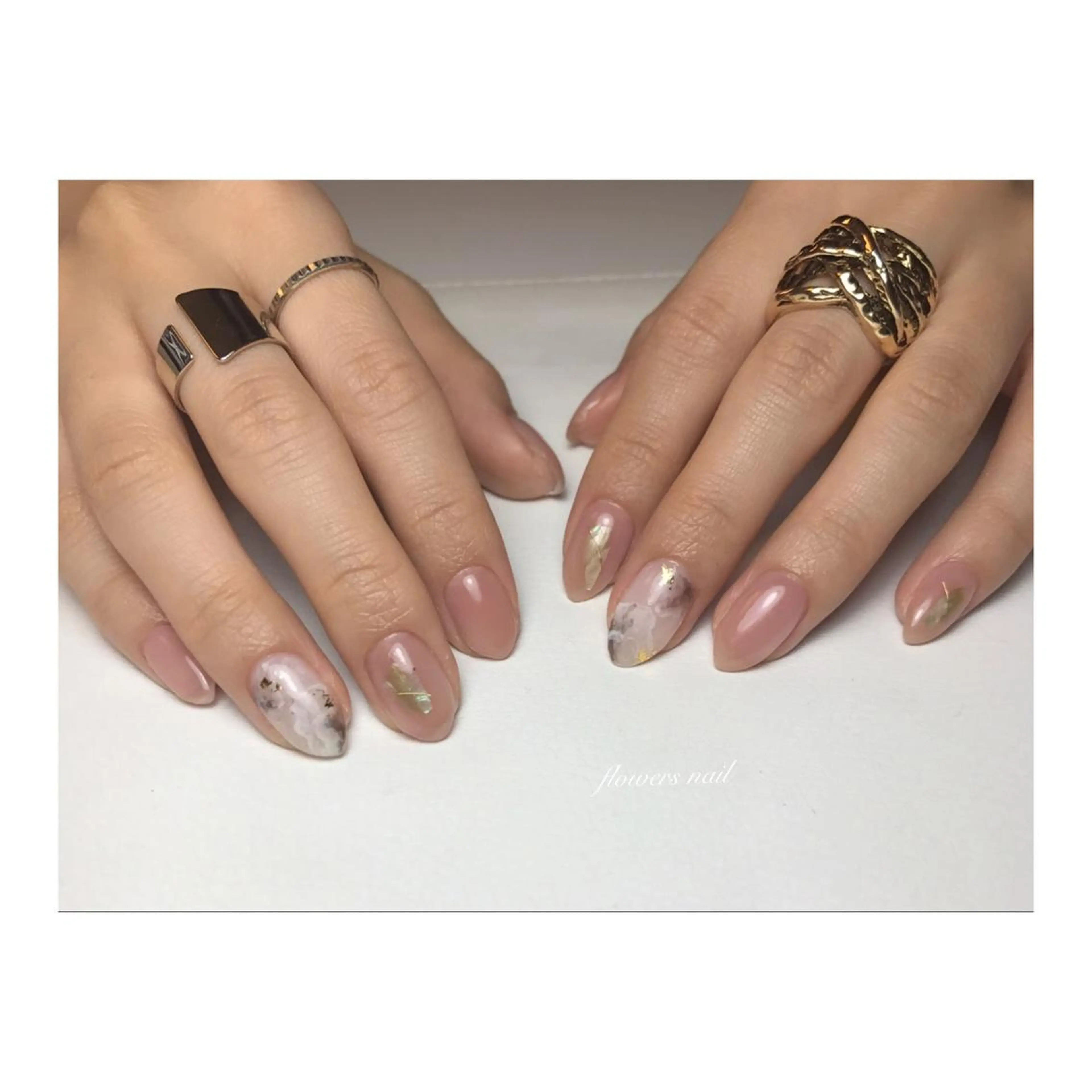 ネイル ニュアンスネイル flowers nailのネイルデザイン