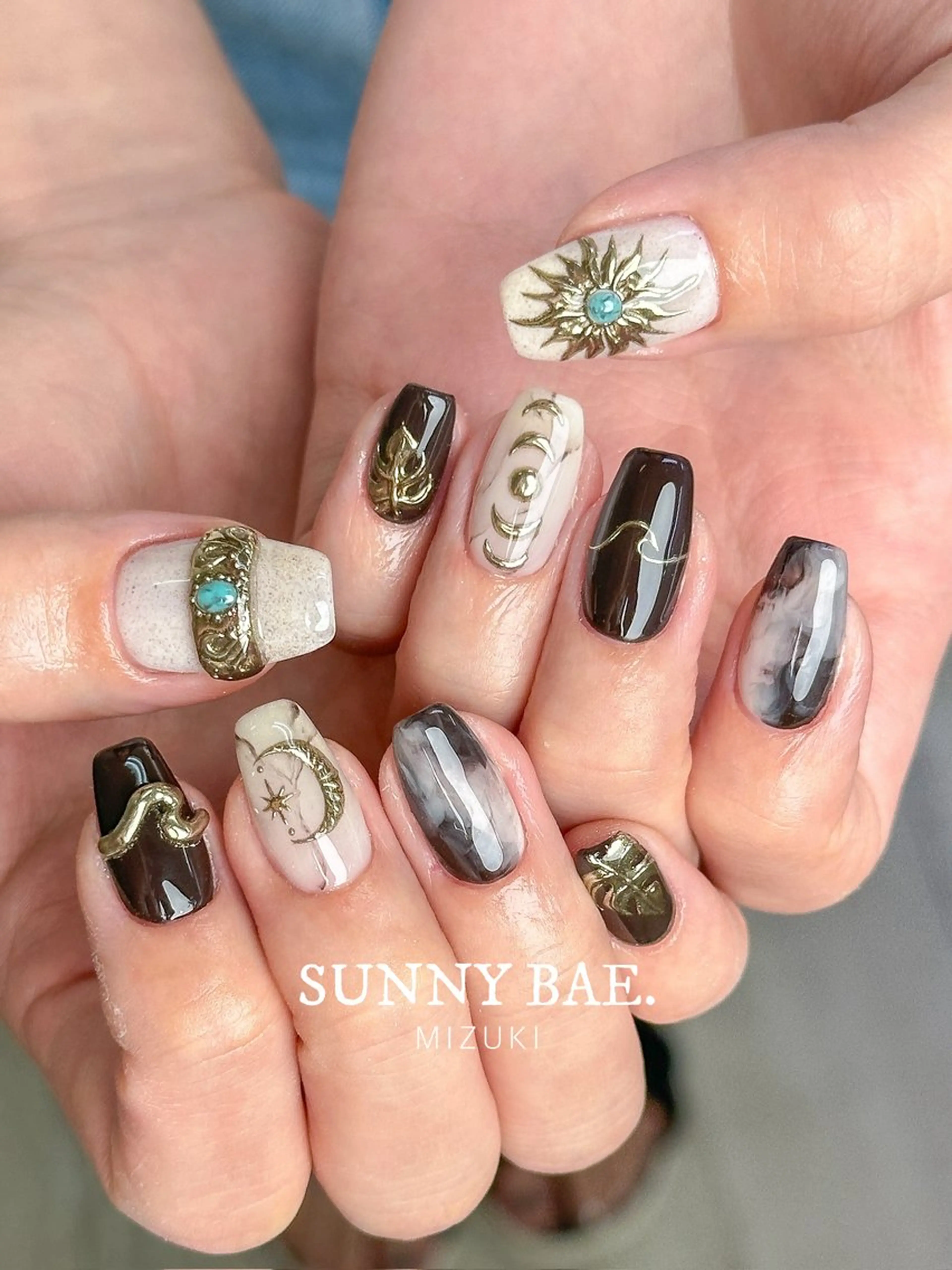 ネイル アートネイル ブラウン 大理石ネイル(マーブル) ミラーネイル ニュアンスネイル ハンドネイル SUNNY BAE. 🌼MIZUKIのネイルデザイン