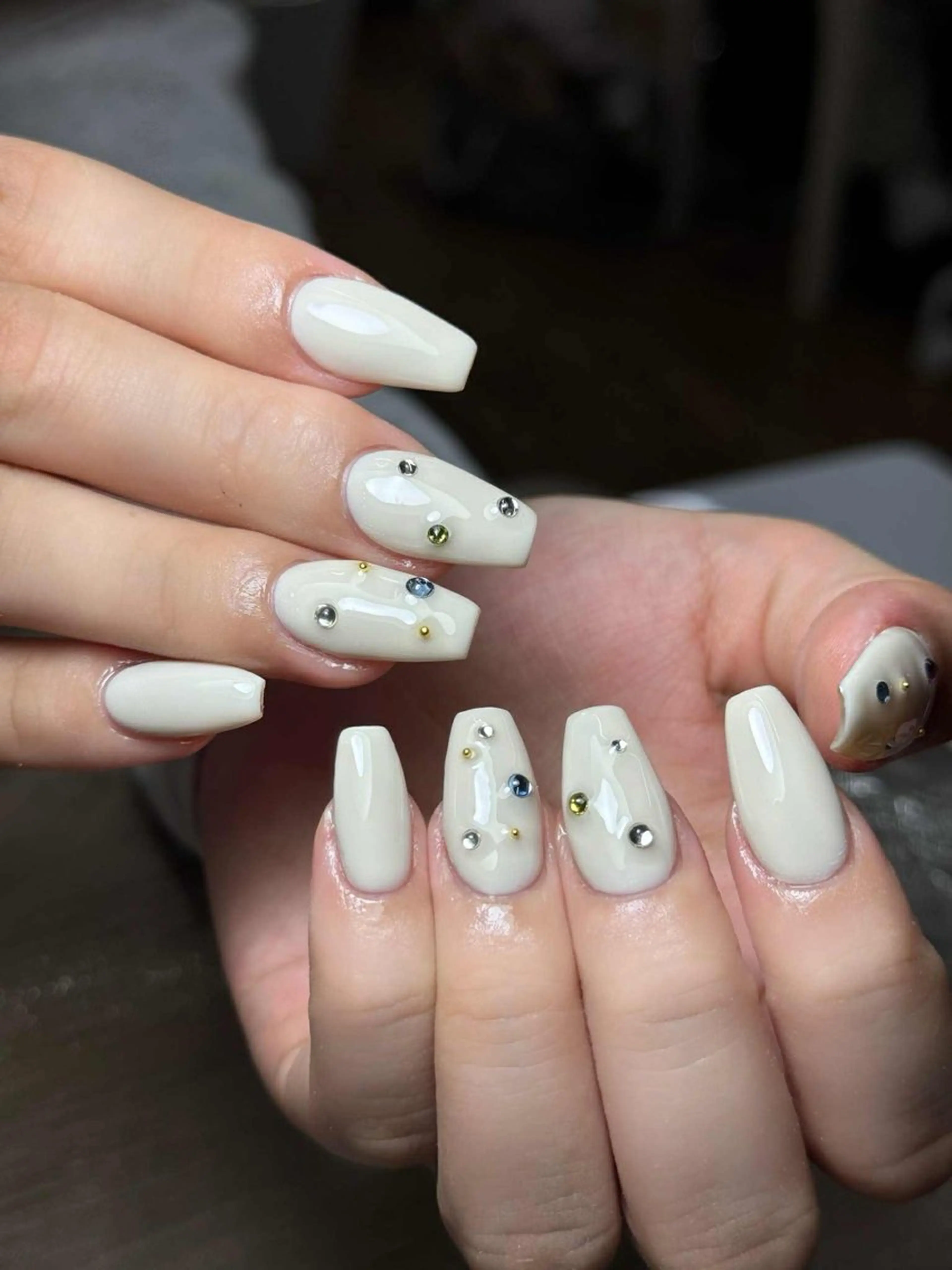 ネイル オーロラネイル ブルー チークネイル フットネイル フレンチネイル ハンドネイル EMY 168 池袋のネイルデザイン