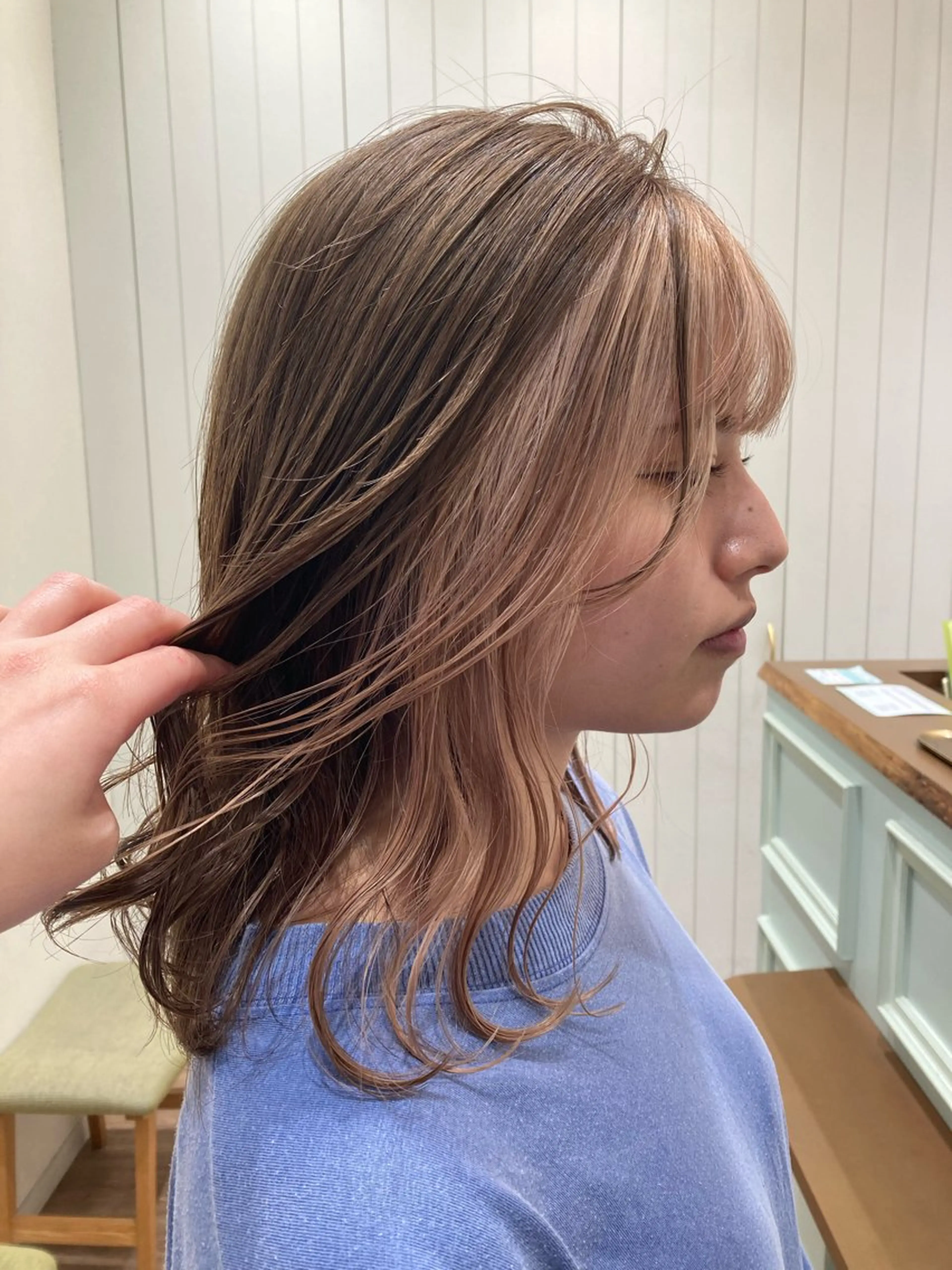 ミディアム カラー ミストバング ベージュカラー デザインカラー  フェイスフレーミング インナーカラー ヘアカラー むらたみずき /大宮ブリーチカラーのヘアスタイル