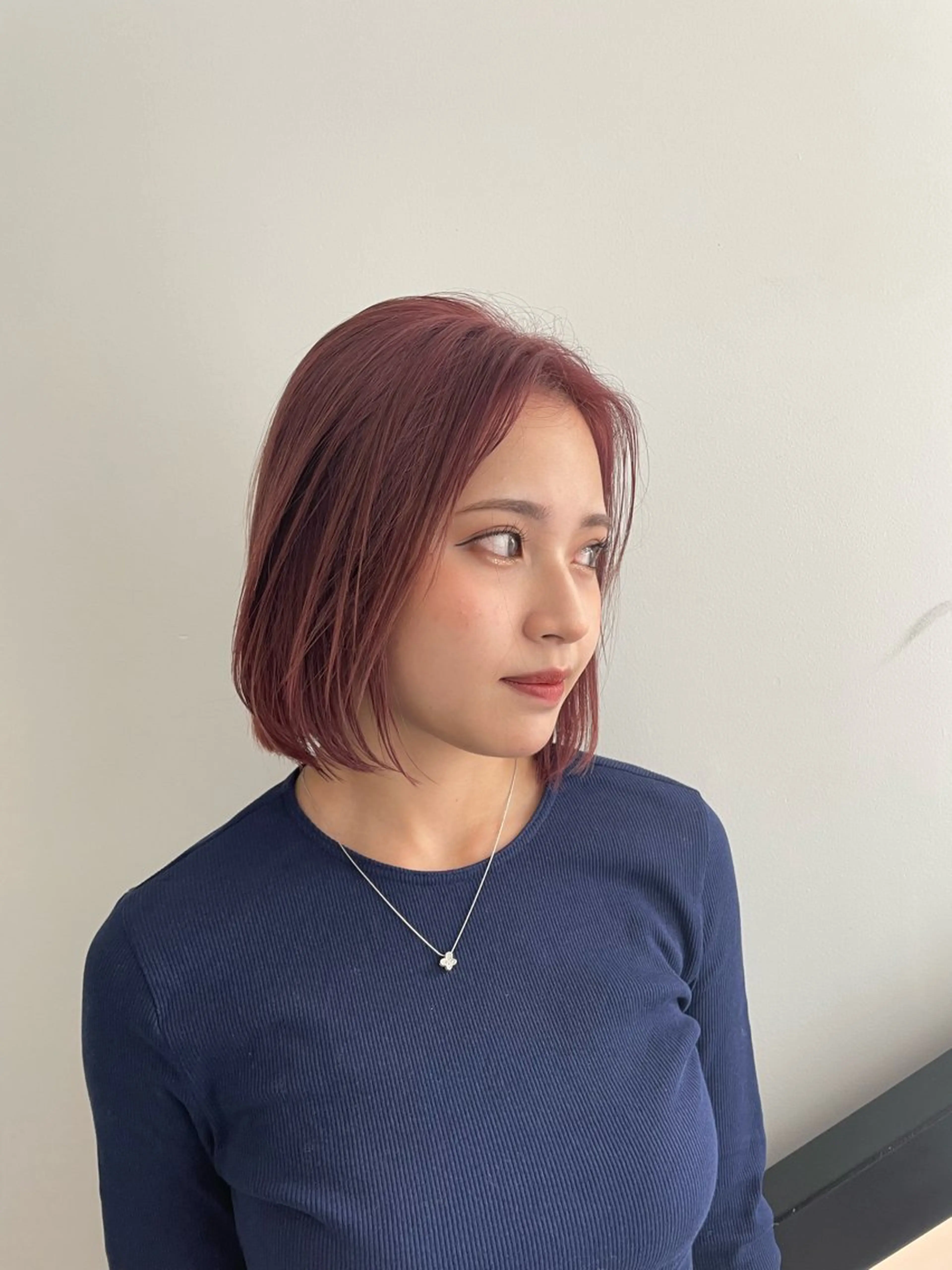 ショート カラー カット ヘアカラー 🌟暖色系ハイトーン 🌟AIのヘアスタイル