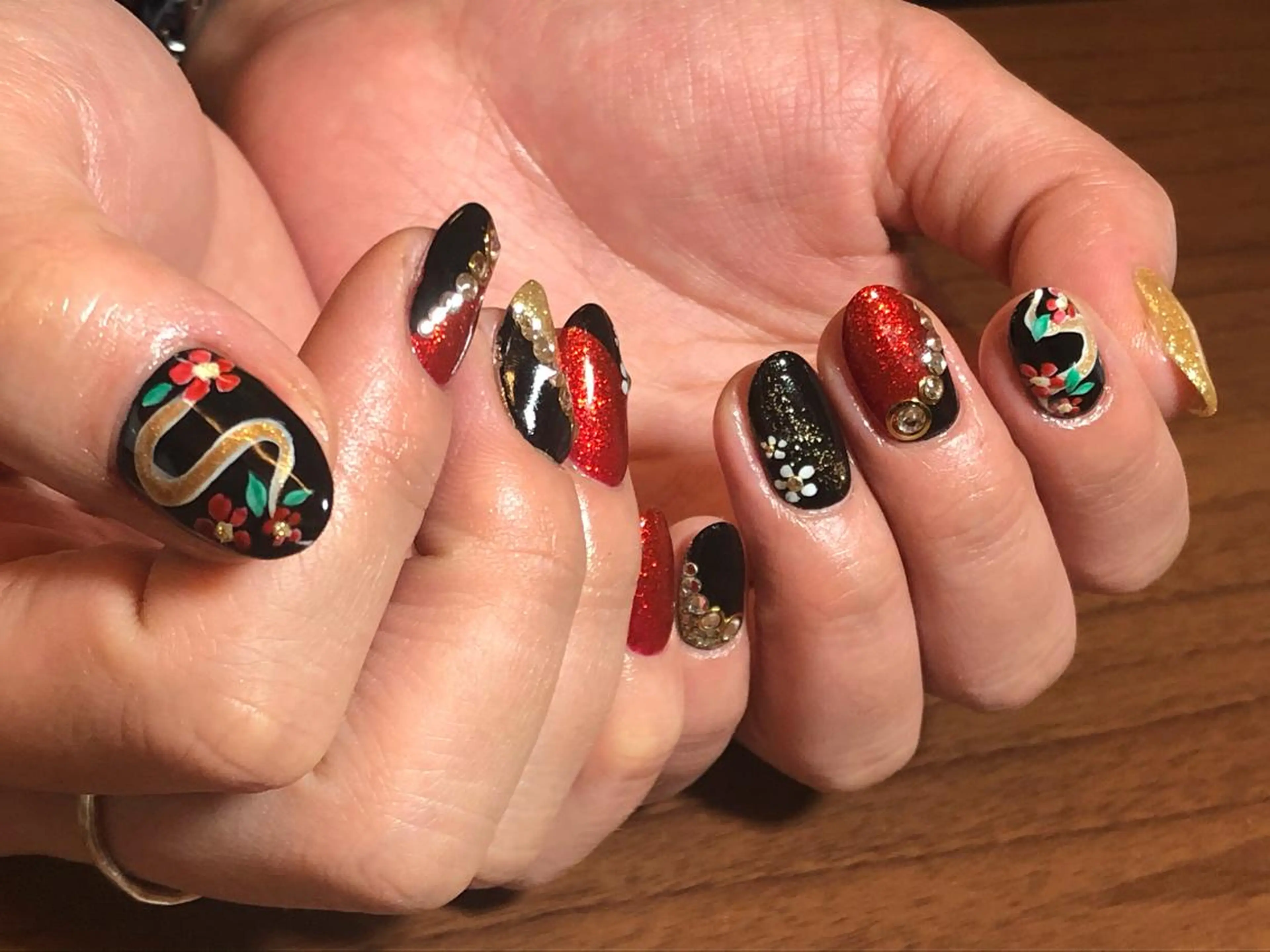 ネイル M nail はやまうららのネイルデザイン
