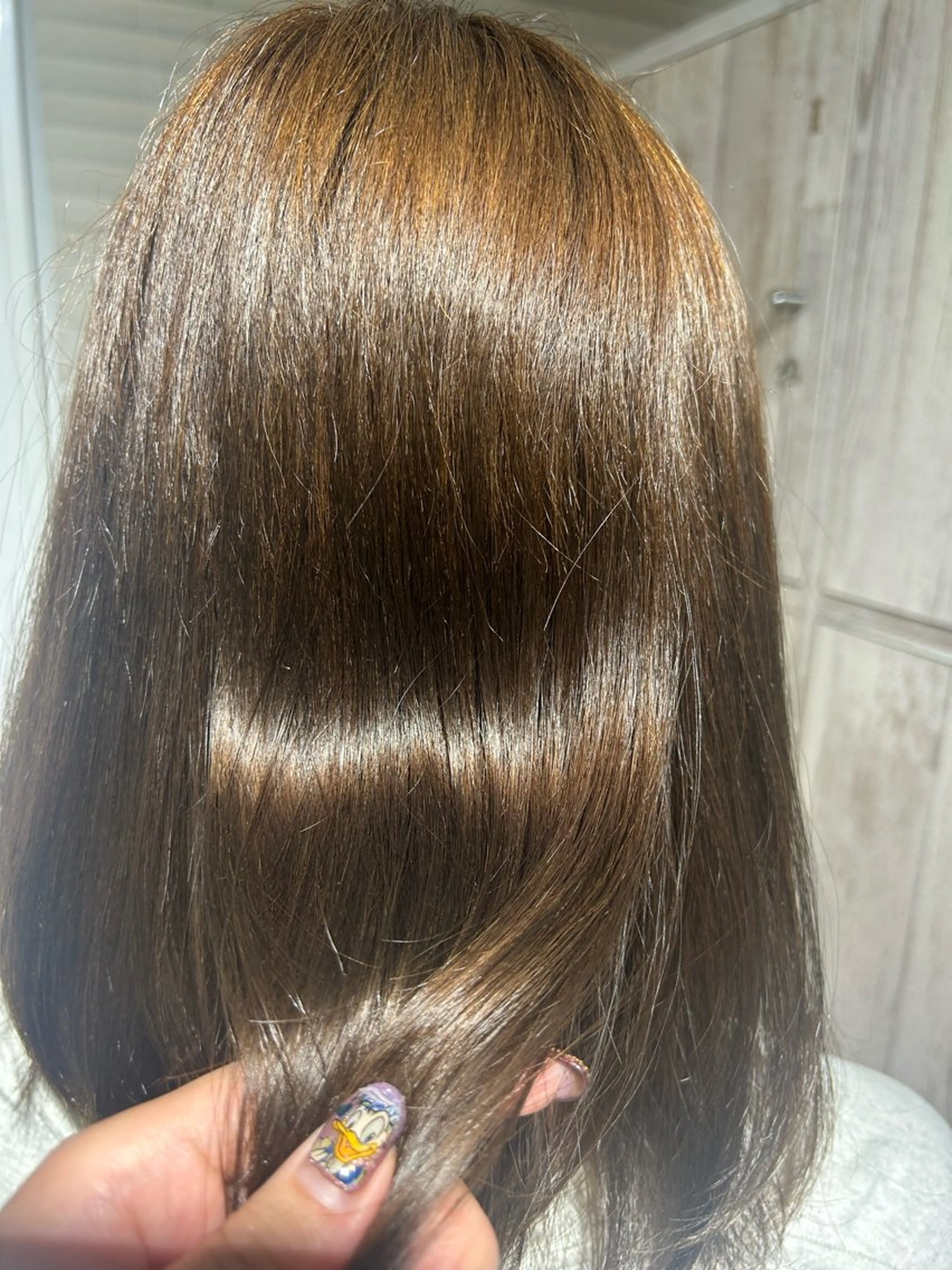 セミロング ヘアカラー えのはら まおのヘアスタイル