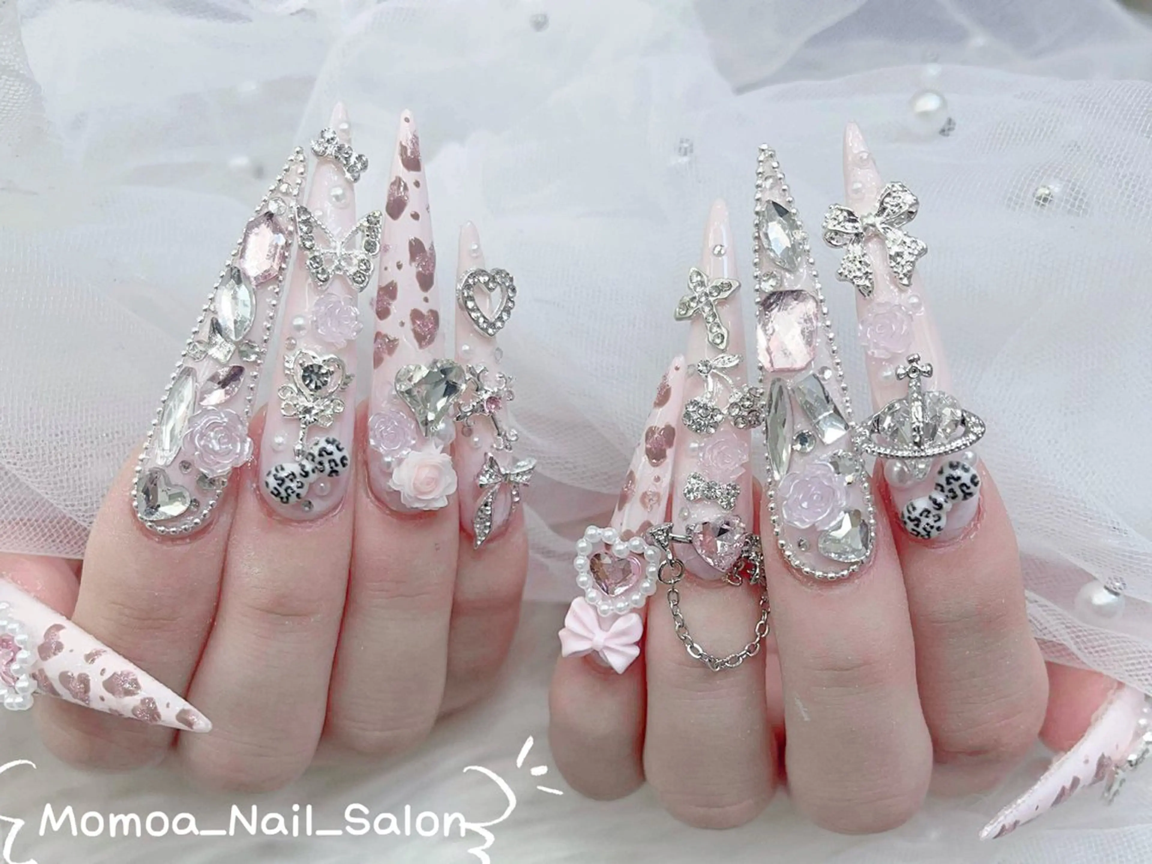 ネイル 成人式 ロングネイル マグネットネイル 大理石ネイル(マーブル) リボン ハンドネイル Momoa nail salon所属・MoMoA Nail ネイル長さ出し専門店のネイルデザイン