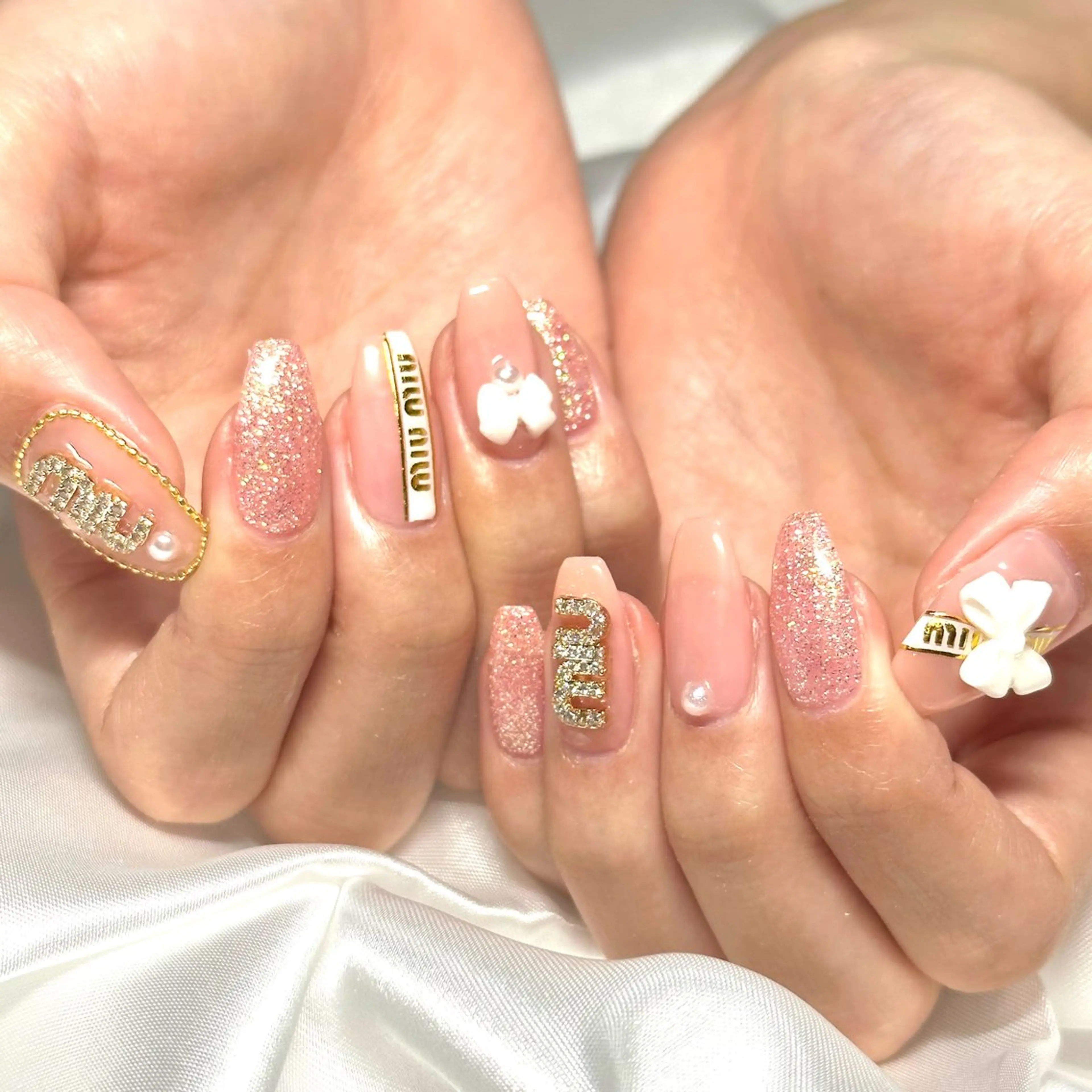 ネイル ハンドネイル OKIKA所属・【OKIKA】 らん🦖🌈🧡のマツエク・マツパデザイン