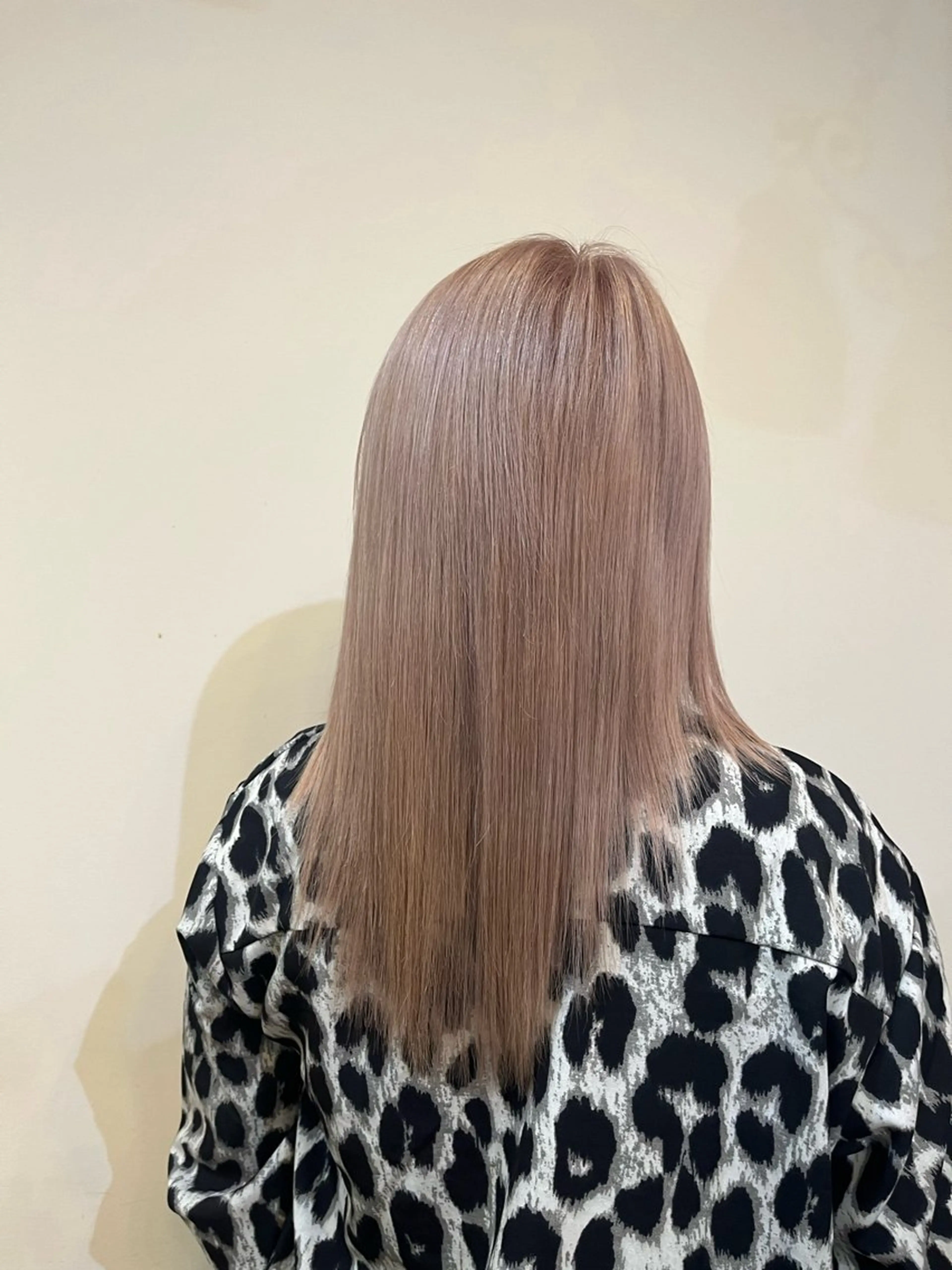 セミロング カラー ベージュカラー ダブルカラー ピンクカラー ピンクベージュ 【jam】横山 真優華のヘアスタイル