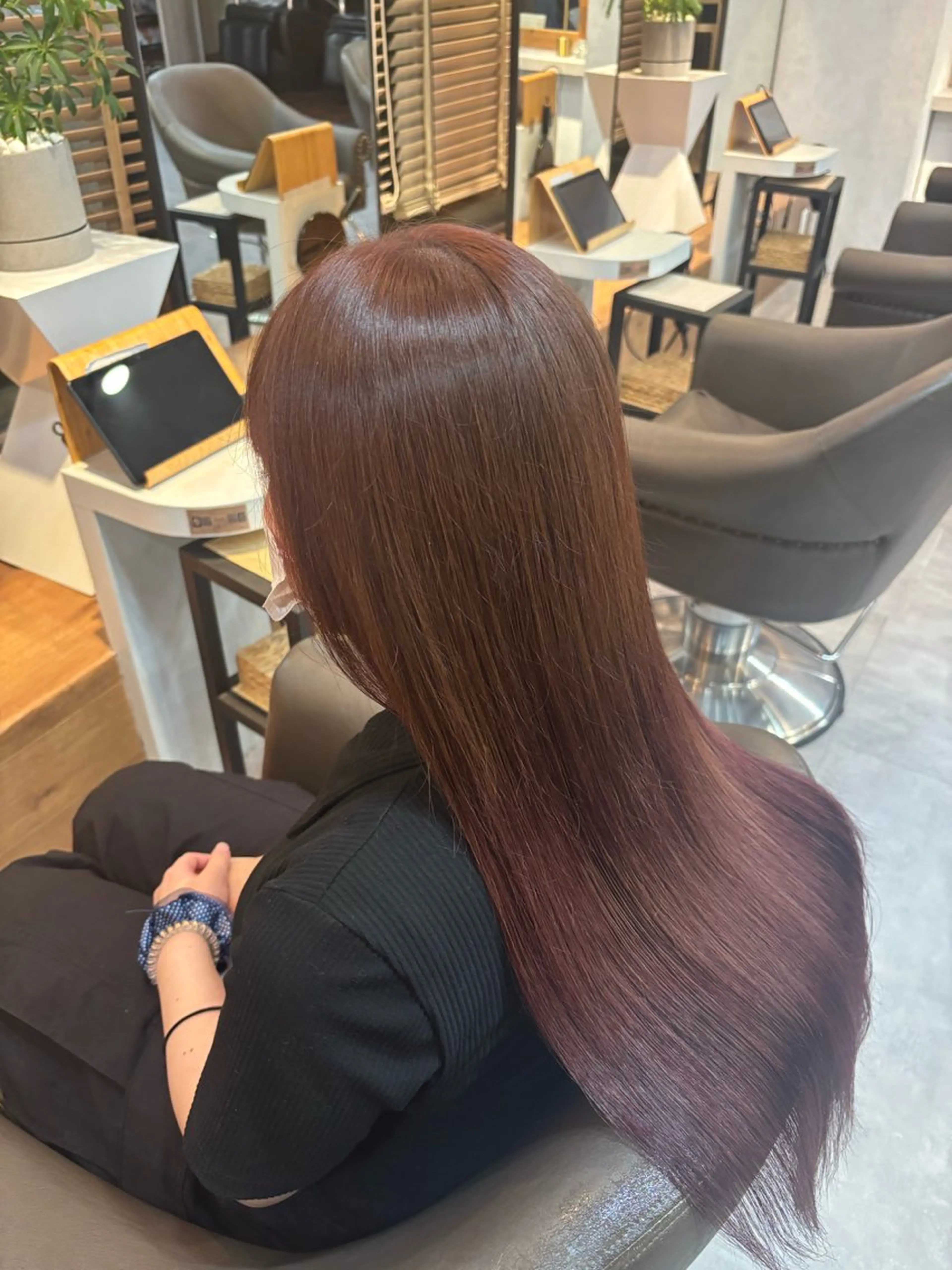 ロング カラー ヘアカラー 日高 愛華のヘアスタイル