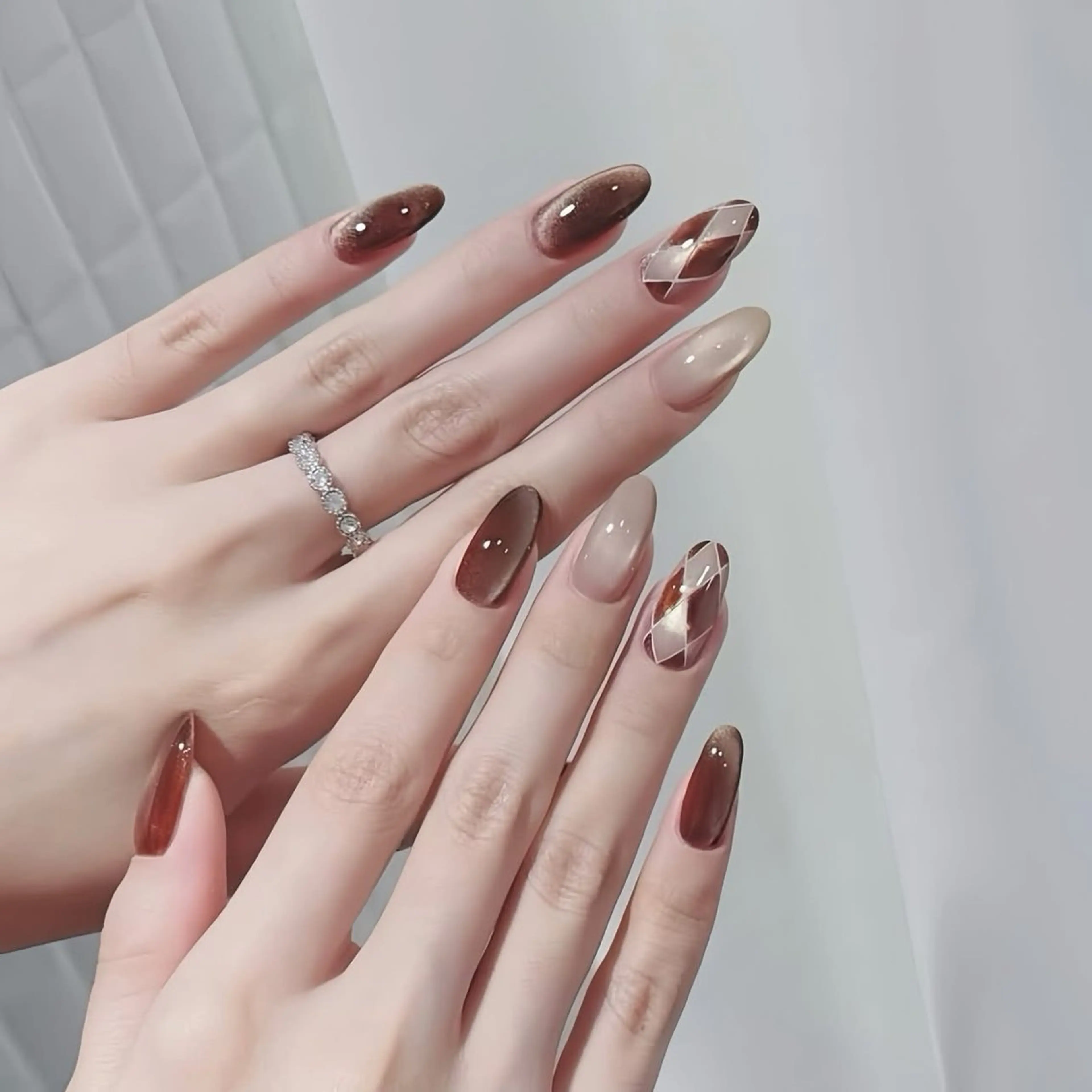 ネイル ハンドネイル T. Leeのネイルデザイン