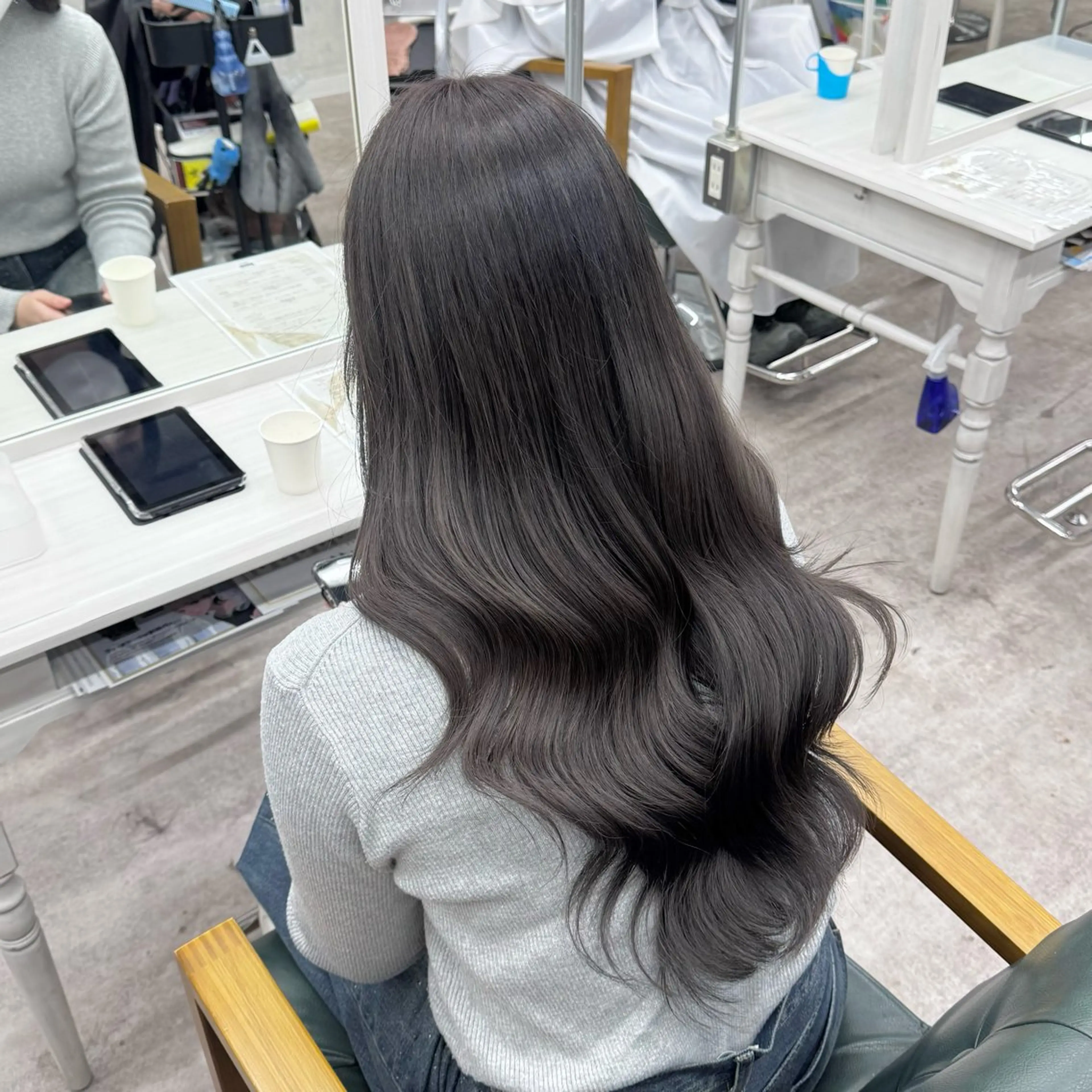 ロング カラー ヘアカラー トリートメント JUNSHIN🦋 ヘアセット／カラーのヘアスタイル