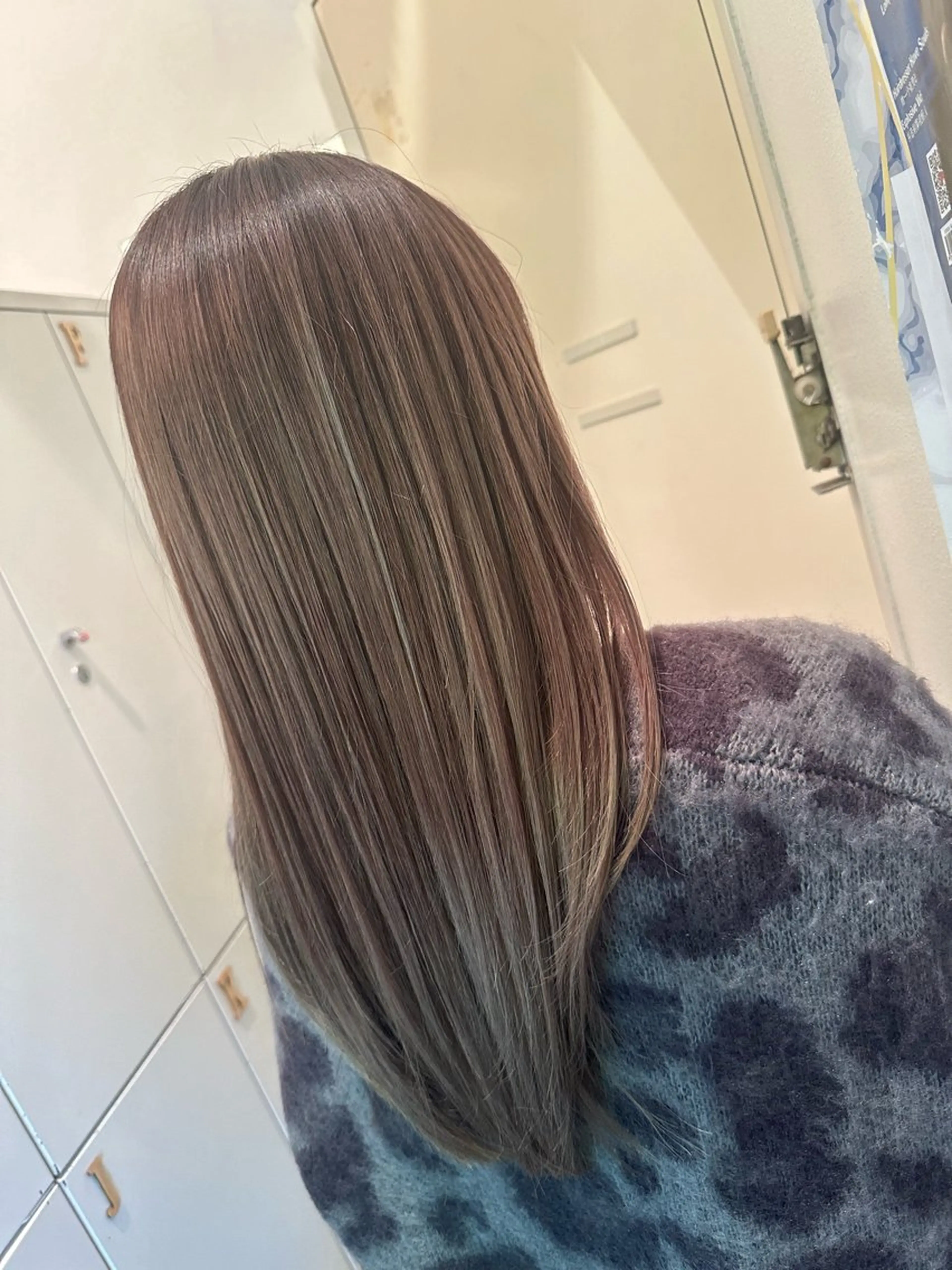 ロング ヘアカラー 遠藤 歩夢のヘアスタイル