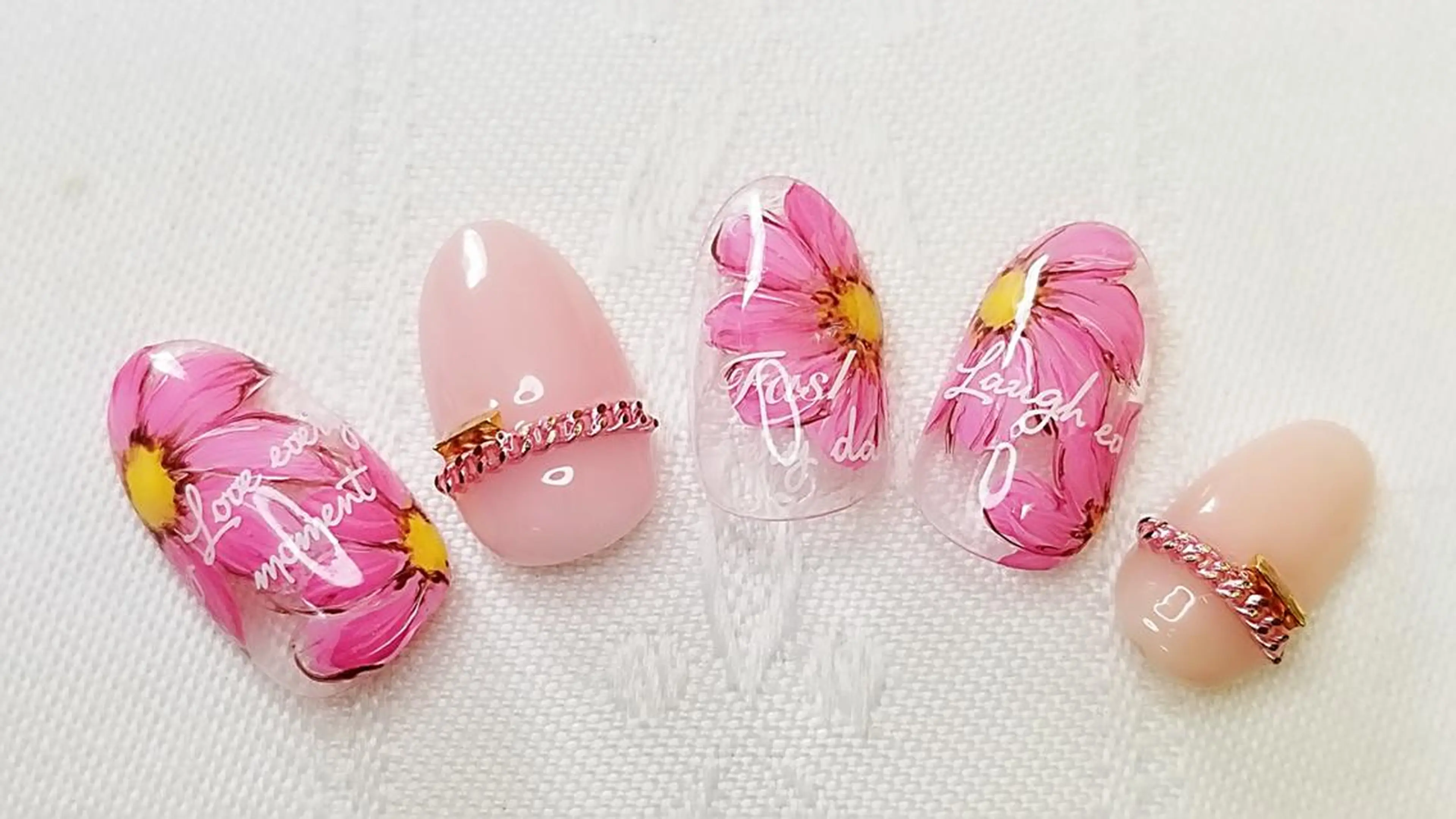 ネイル Kurara Sawadaのネイルデザイン