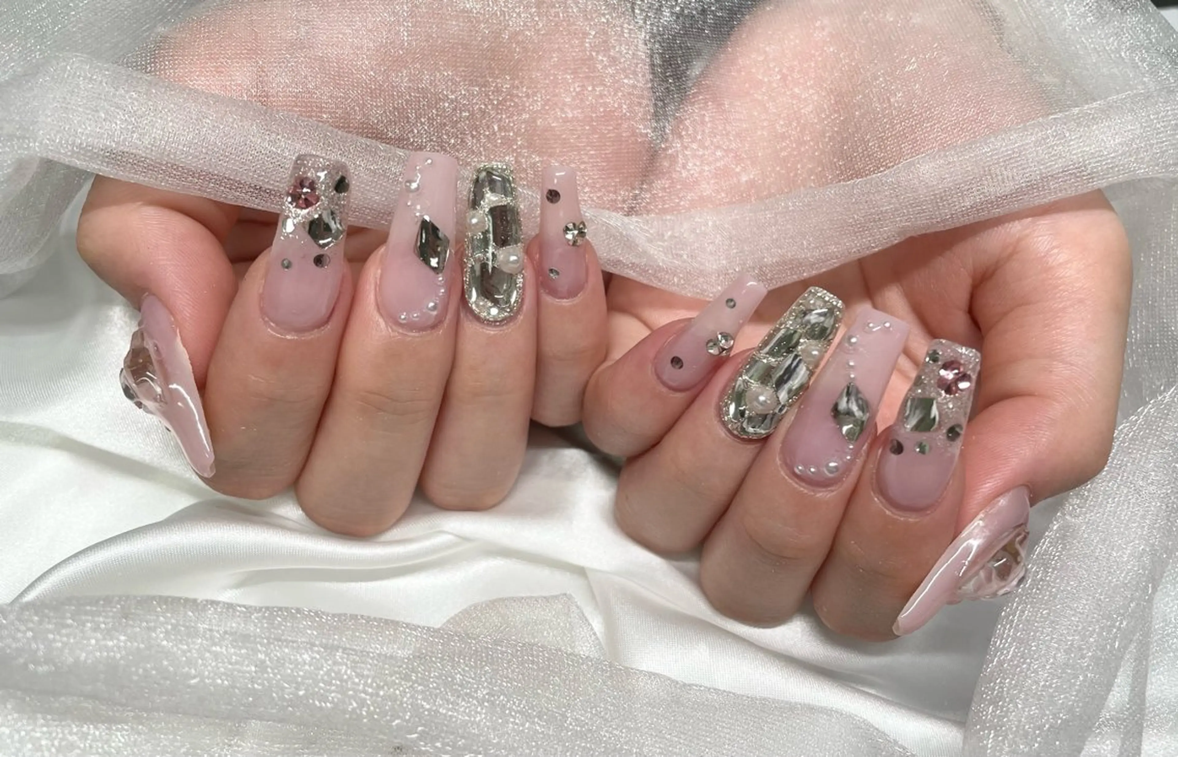 ネイル ハンドネイル Roi〈ロワ〉 Minakoのネイルデザイン