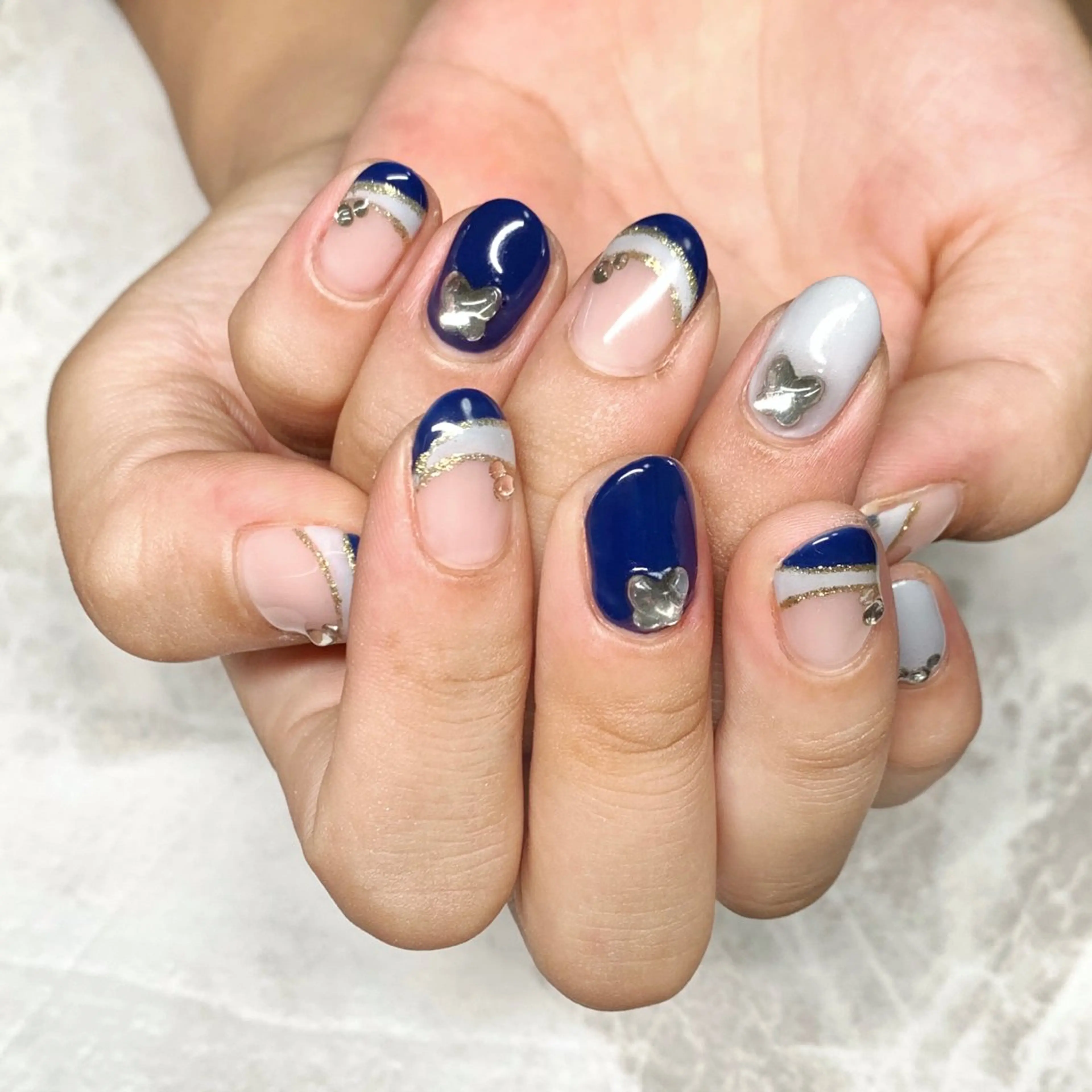 ネイル フレンチネイル ストーンネイル AKnail所属・cheri nailのネイルデザイン