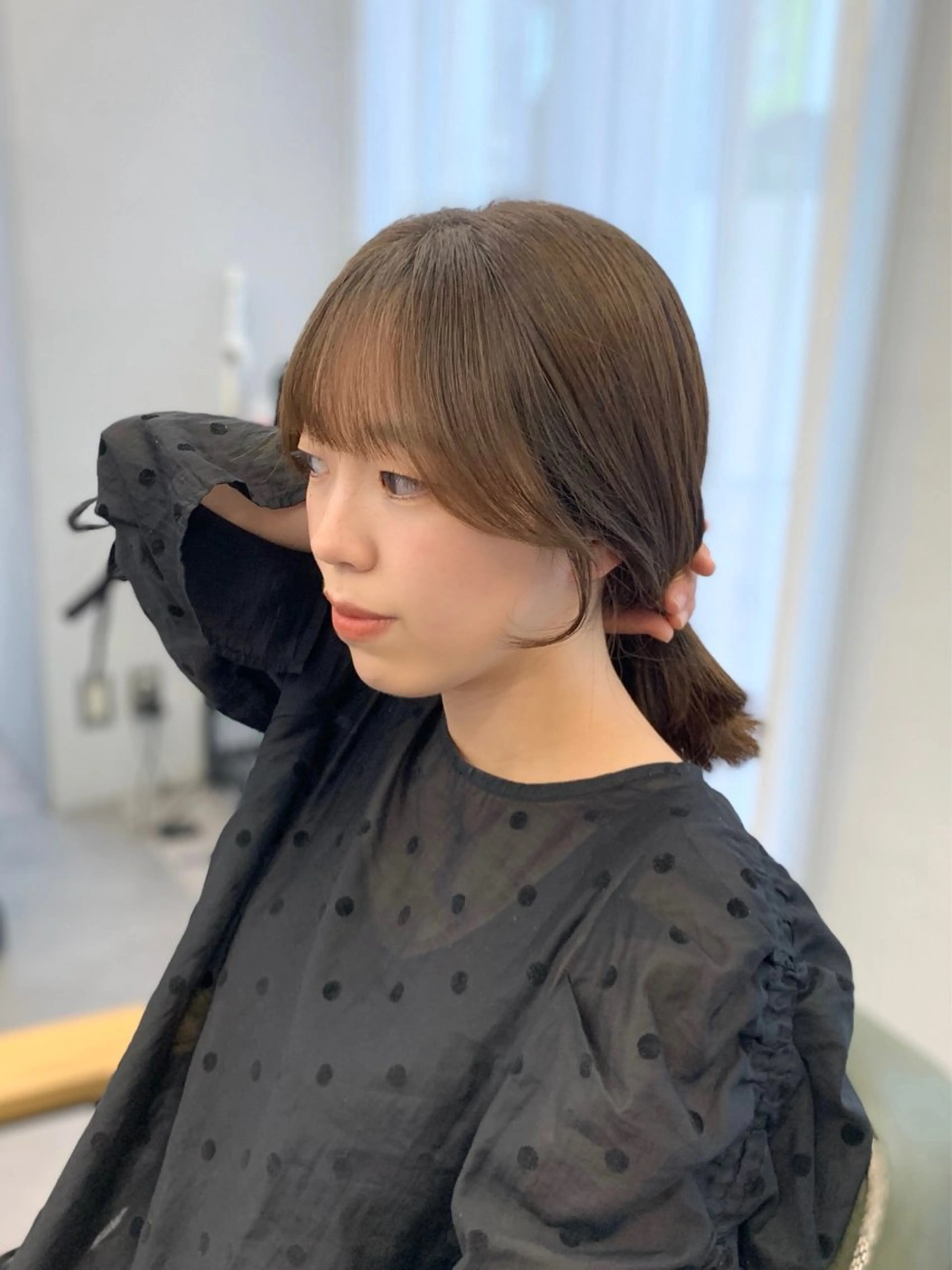 ミディアム カット ヘアカラー shes茶屋町アリサ 🎀顔周り×韓国風のヘアスタイル