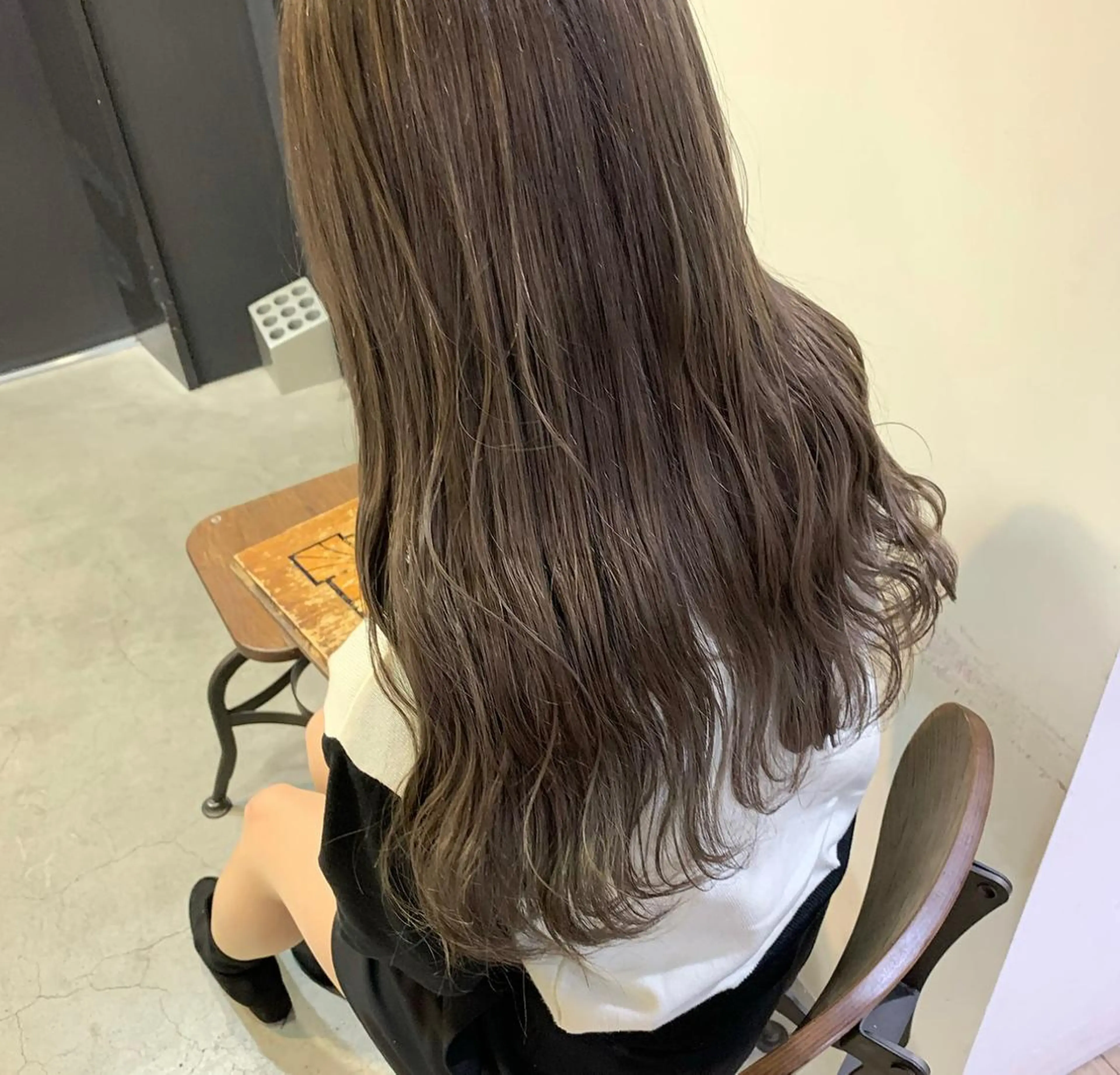 ロング カラー ヘアカラー トリートメント 暖色/まろベージュ/ シカタユウカのヘアスタイル