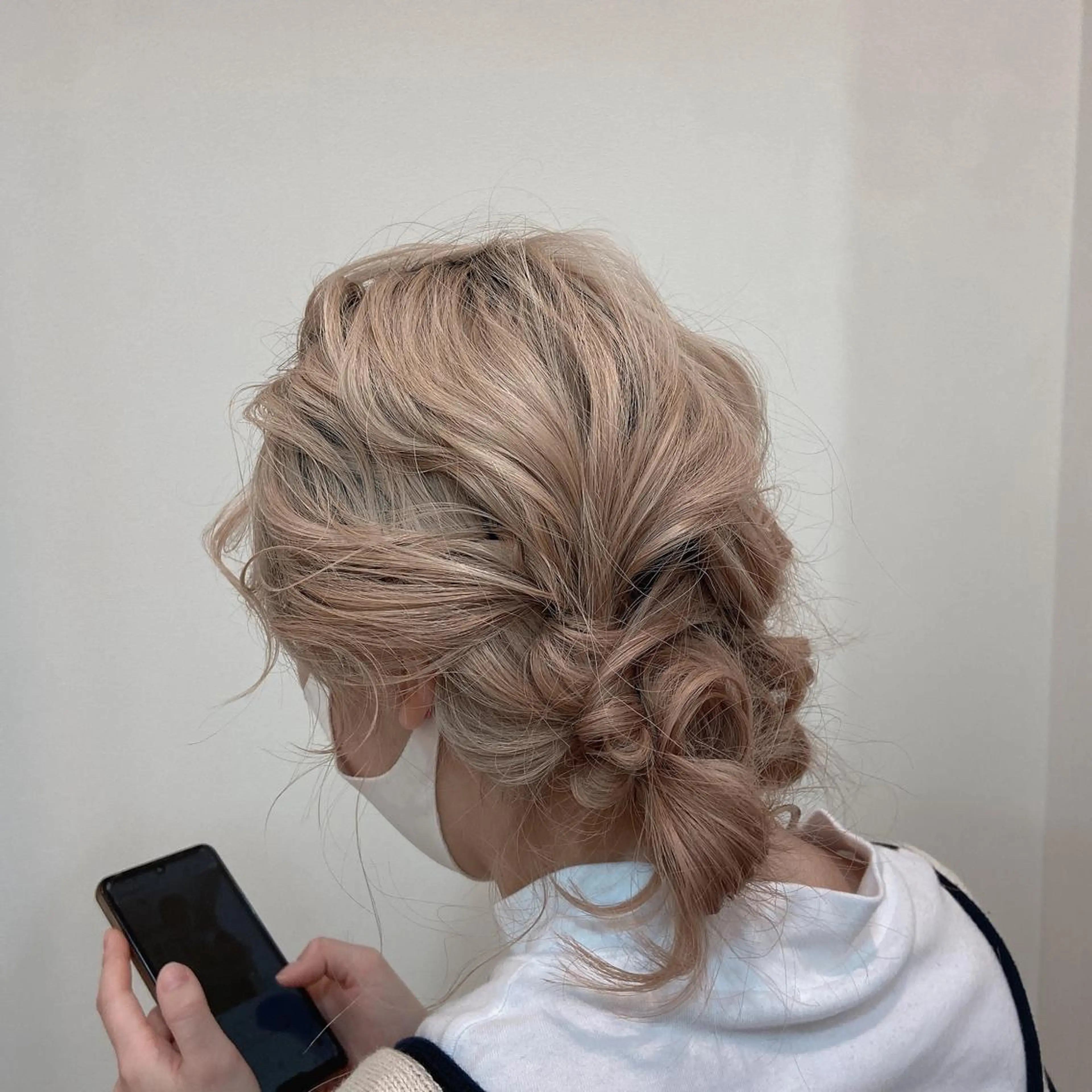 セミロング カラー ヘアアレンジ ヘアセット Mirai 🧸のヘアスタイル