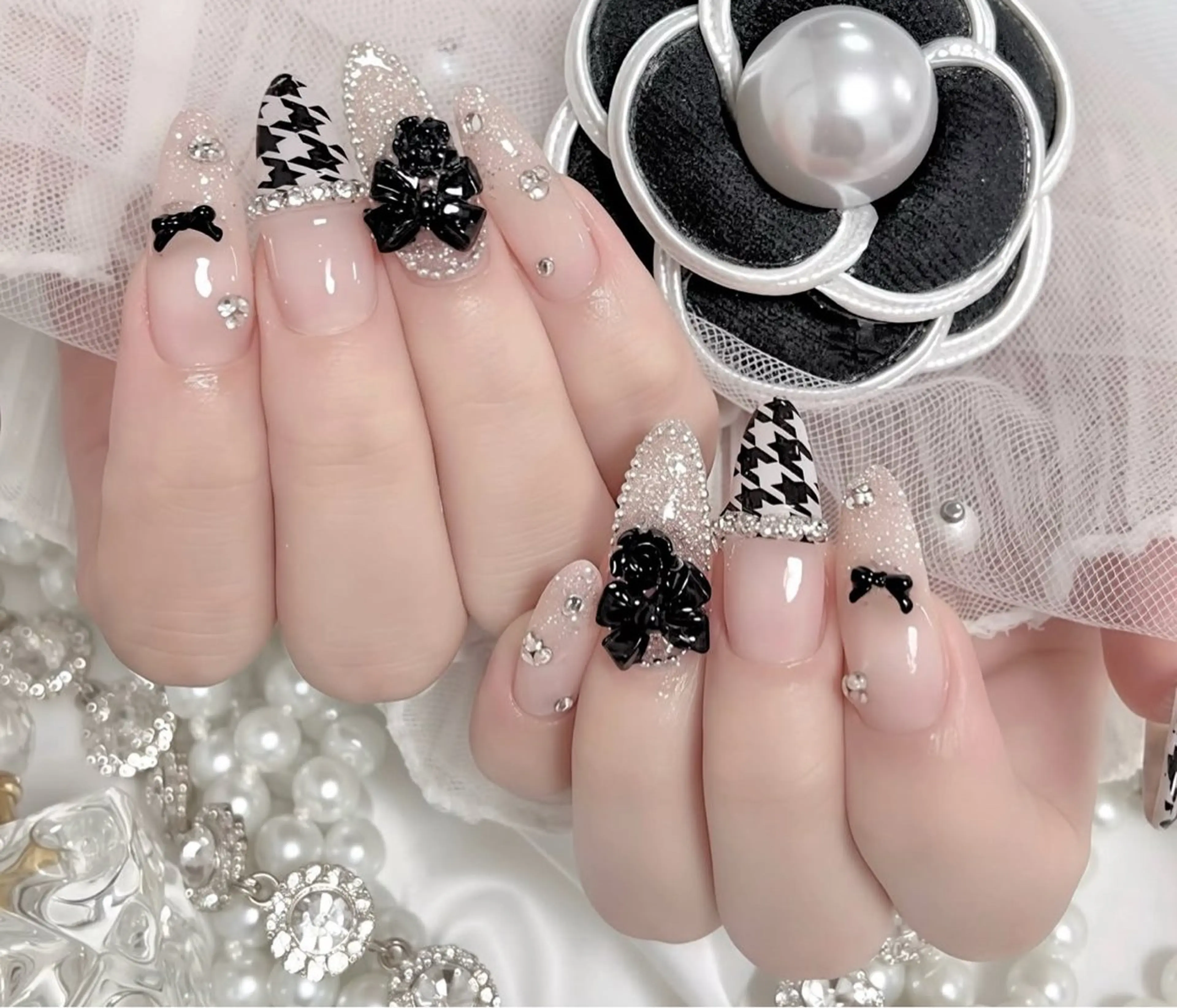 ネイル オーロラネイル フレンチネイル ジェルネイル ハロウィン キラキラネイル ハンドネイル H.baby Nail Salonのネイルデザイン