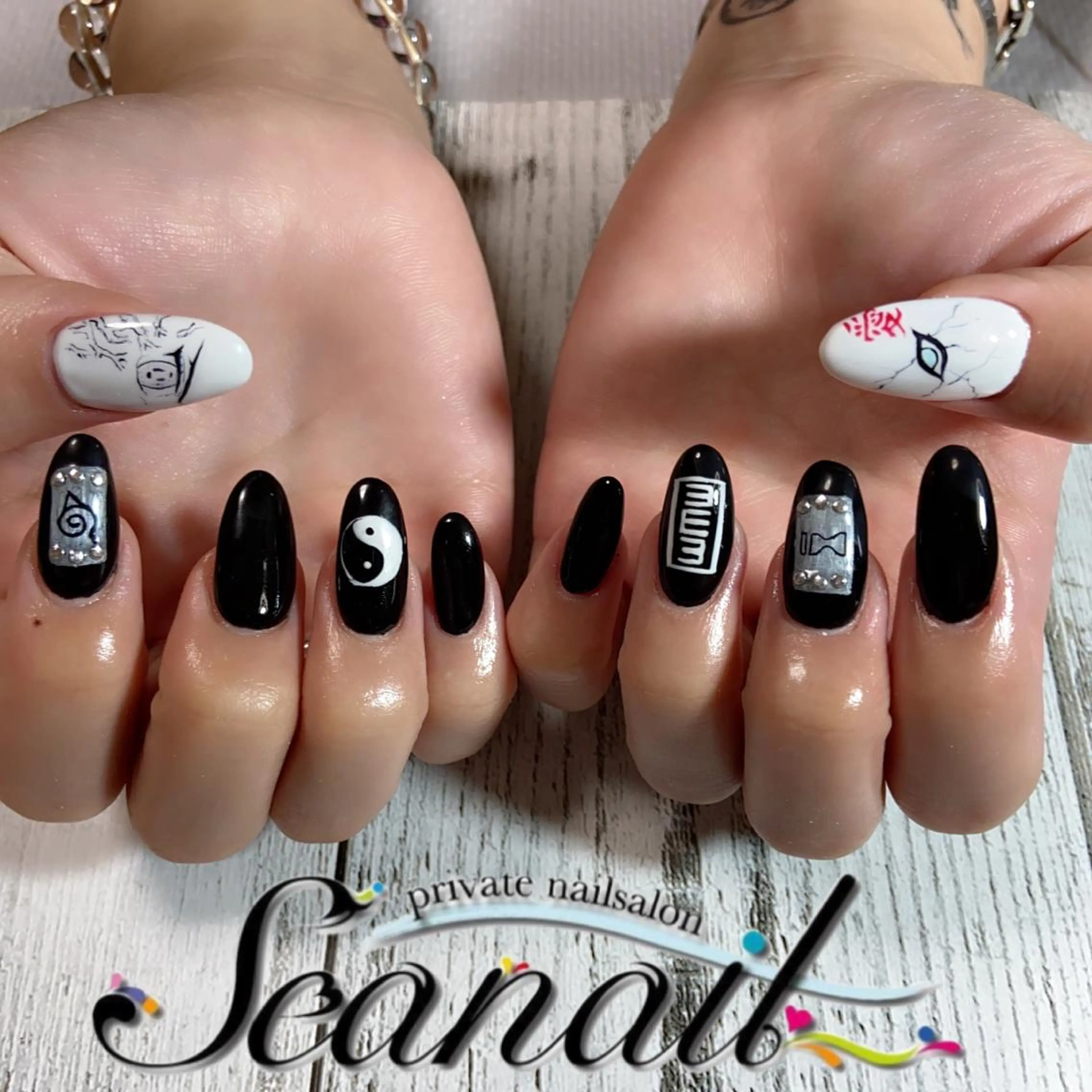 ネイル アートネイル フットネイル ジェルネイル 持ち込み 赤色 小尾 栞のネイルデザイン