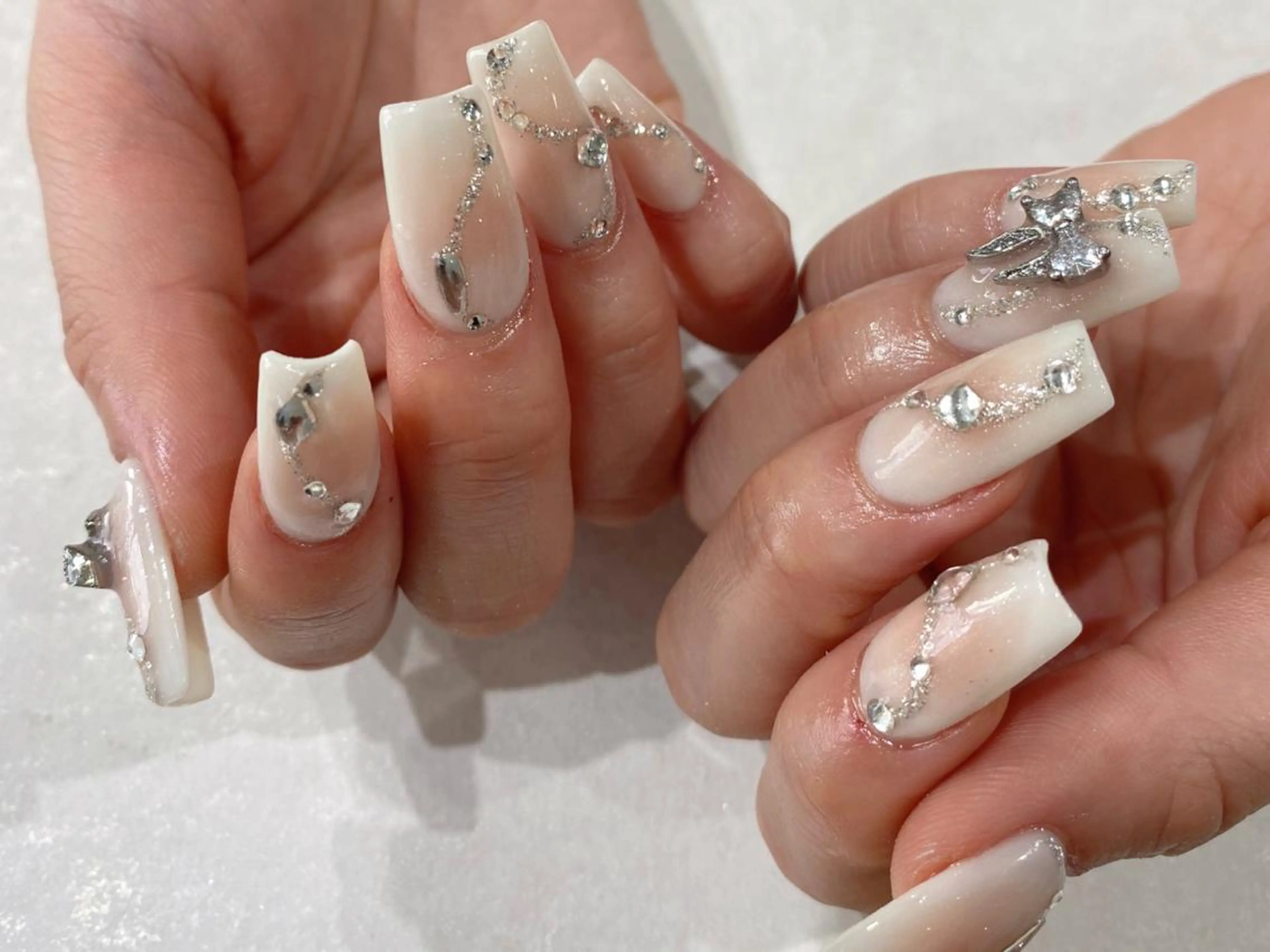 ミディアム ハンドネイル Nail  R💫 naoのネイルデザイン