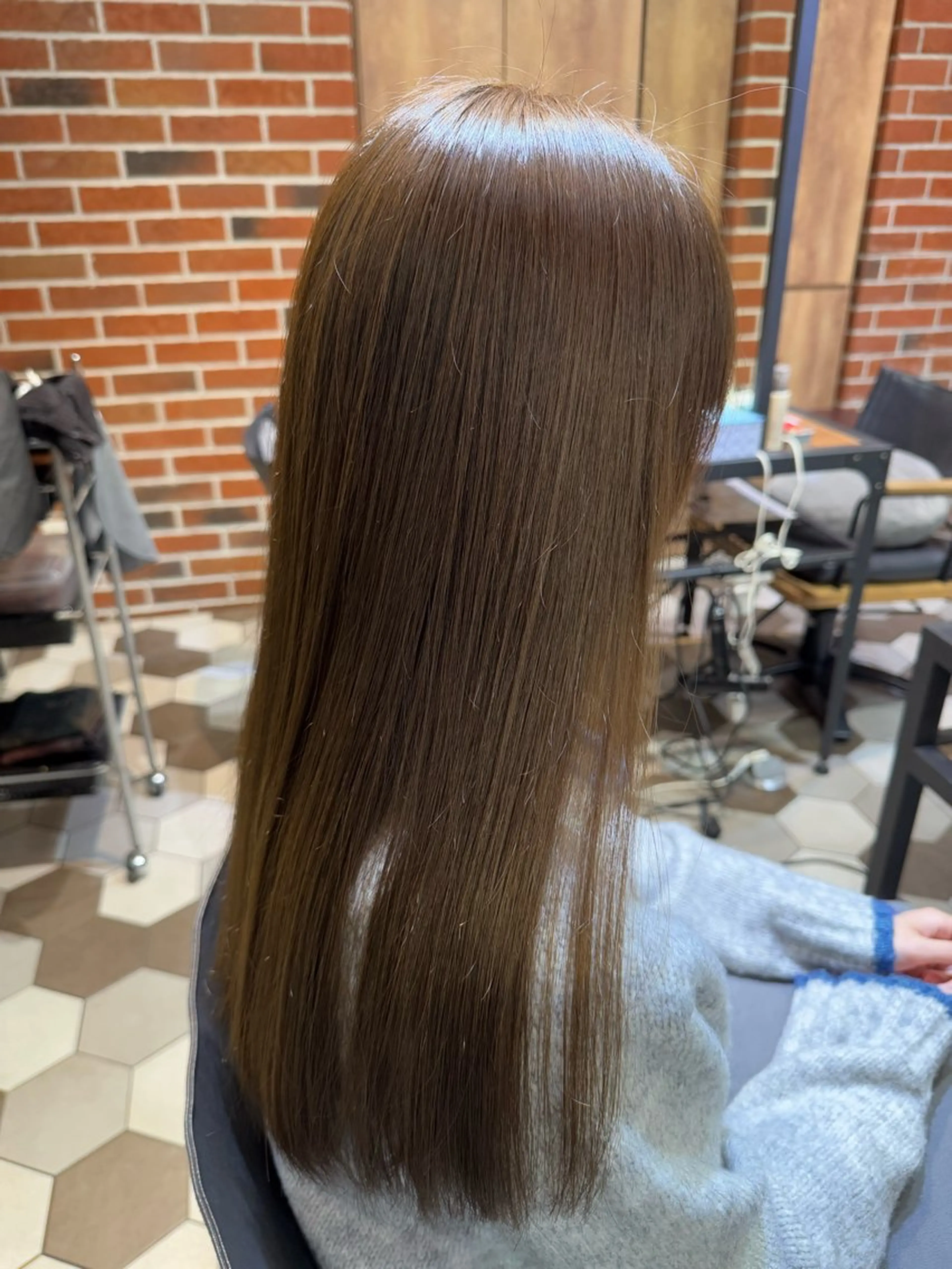 セミロング カラー ヘアカラー 近藤 愛理のヘアスタイル