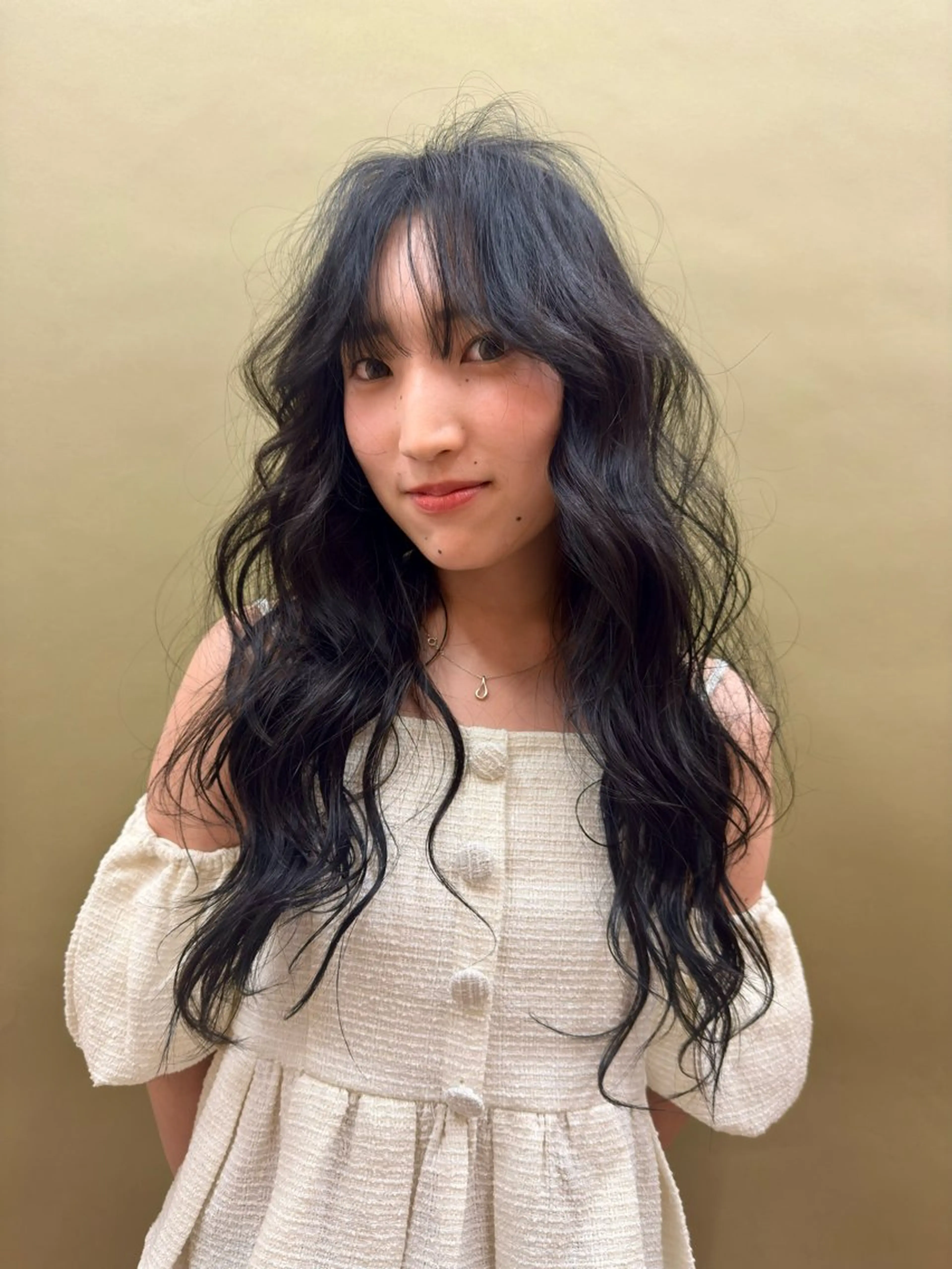 カラー 黒髪 ブルーカラー ブルーブラック 清水 康紀のヘアスタイル