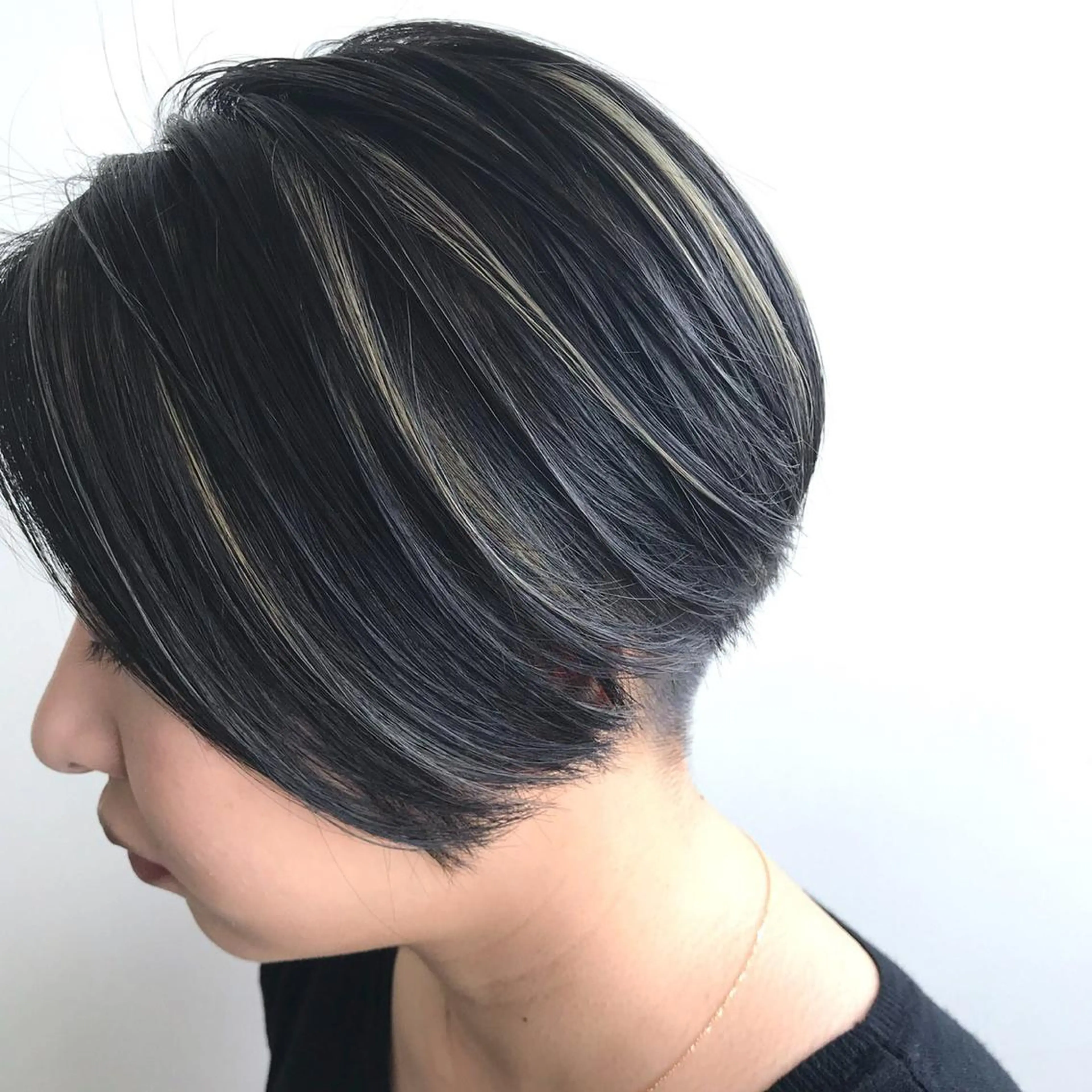 ショート カラー グランジヘア 無造作ヘアHYUGAのヘアスタイル