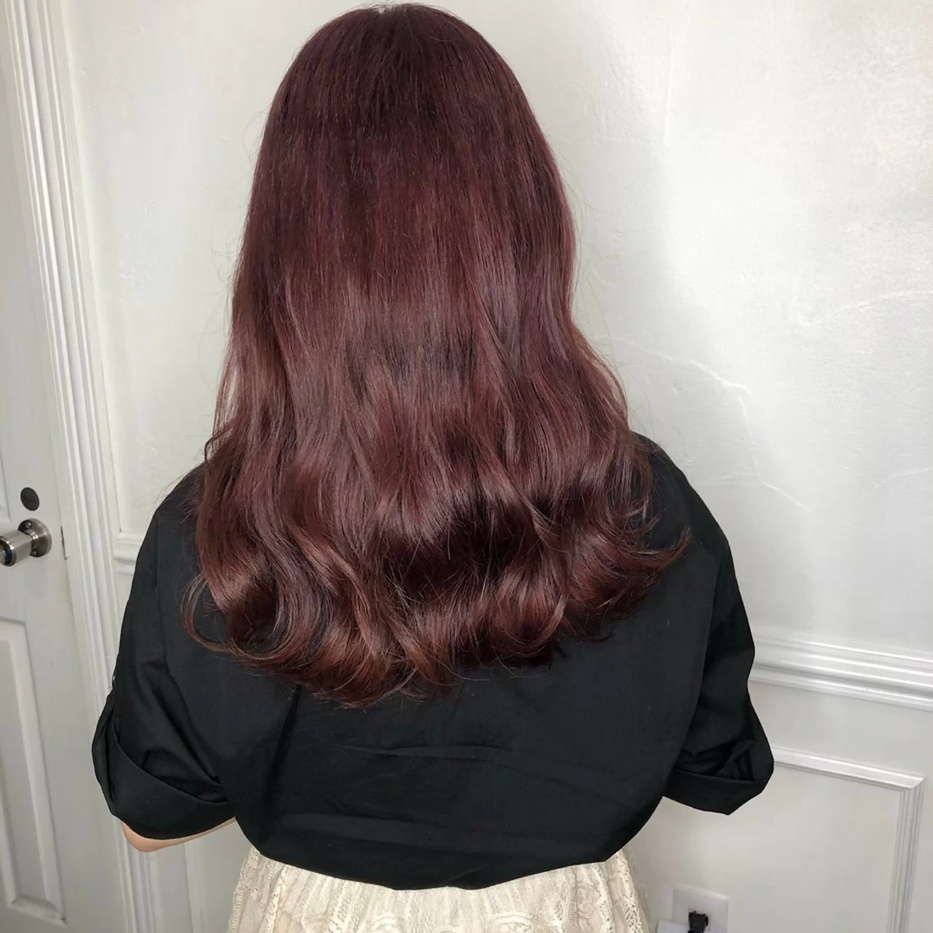 ロング 透明感カラー艶カラー ハイトーンカラーのヘアスタイル