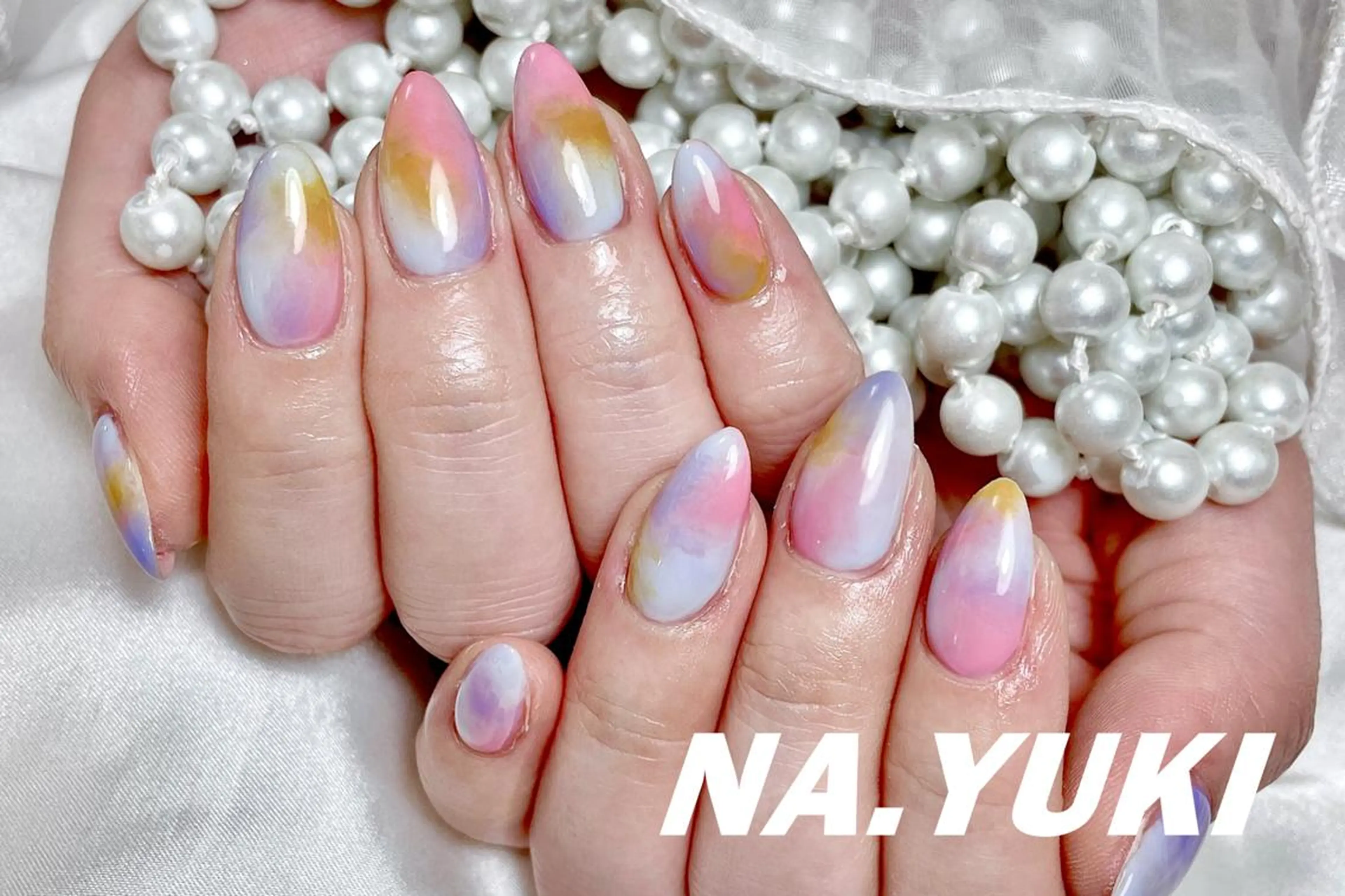 ネイル ハンドネイル ハンドケア 🌷 Mooning 🌷のネイルデザイン
