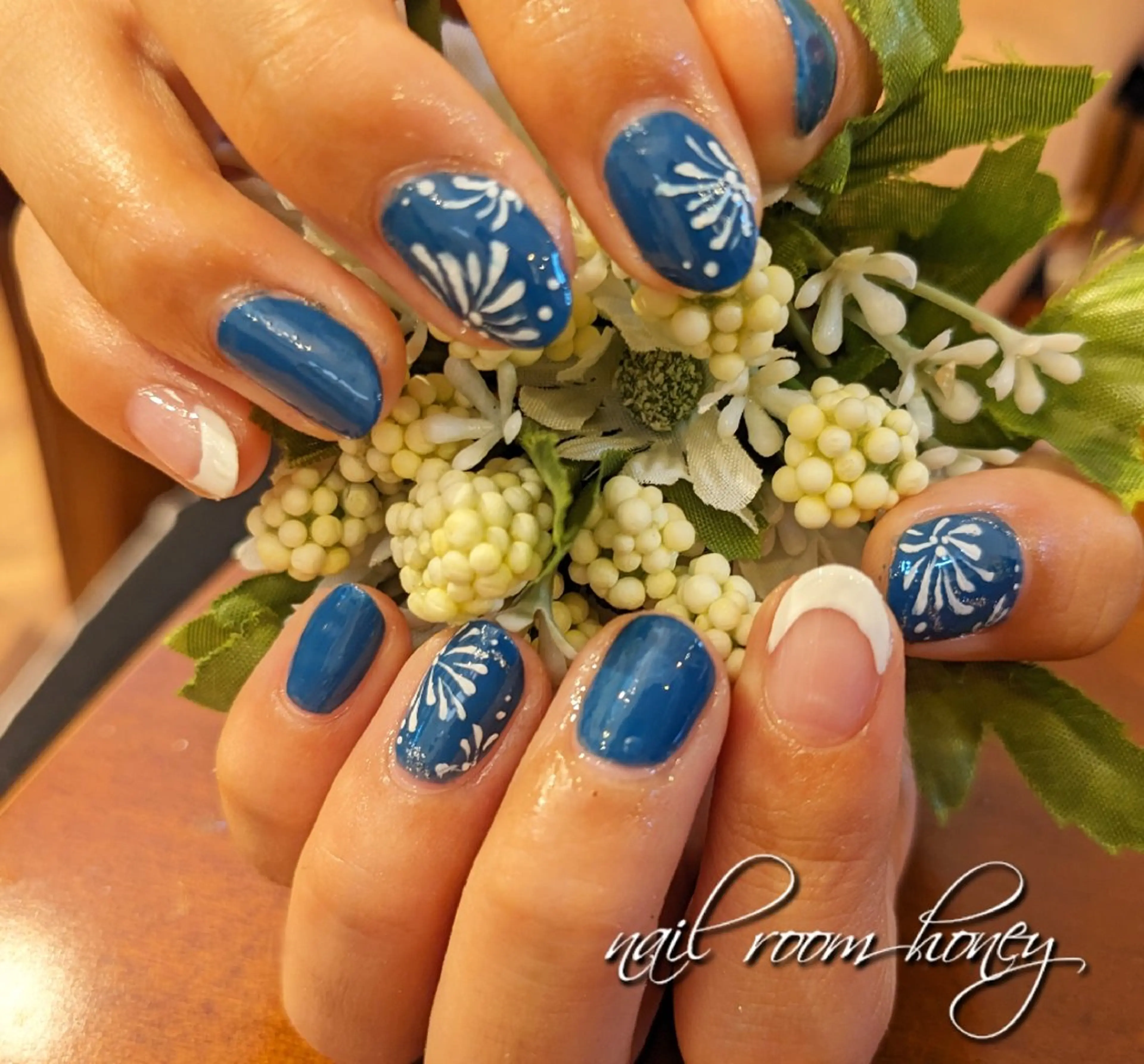 ネイル ネイビー 夏ネイル nail room  honeyのネイルデザイン