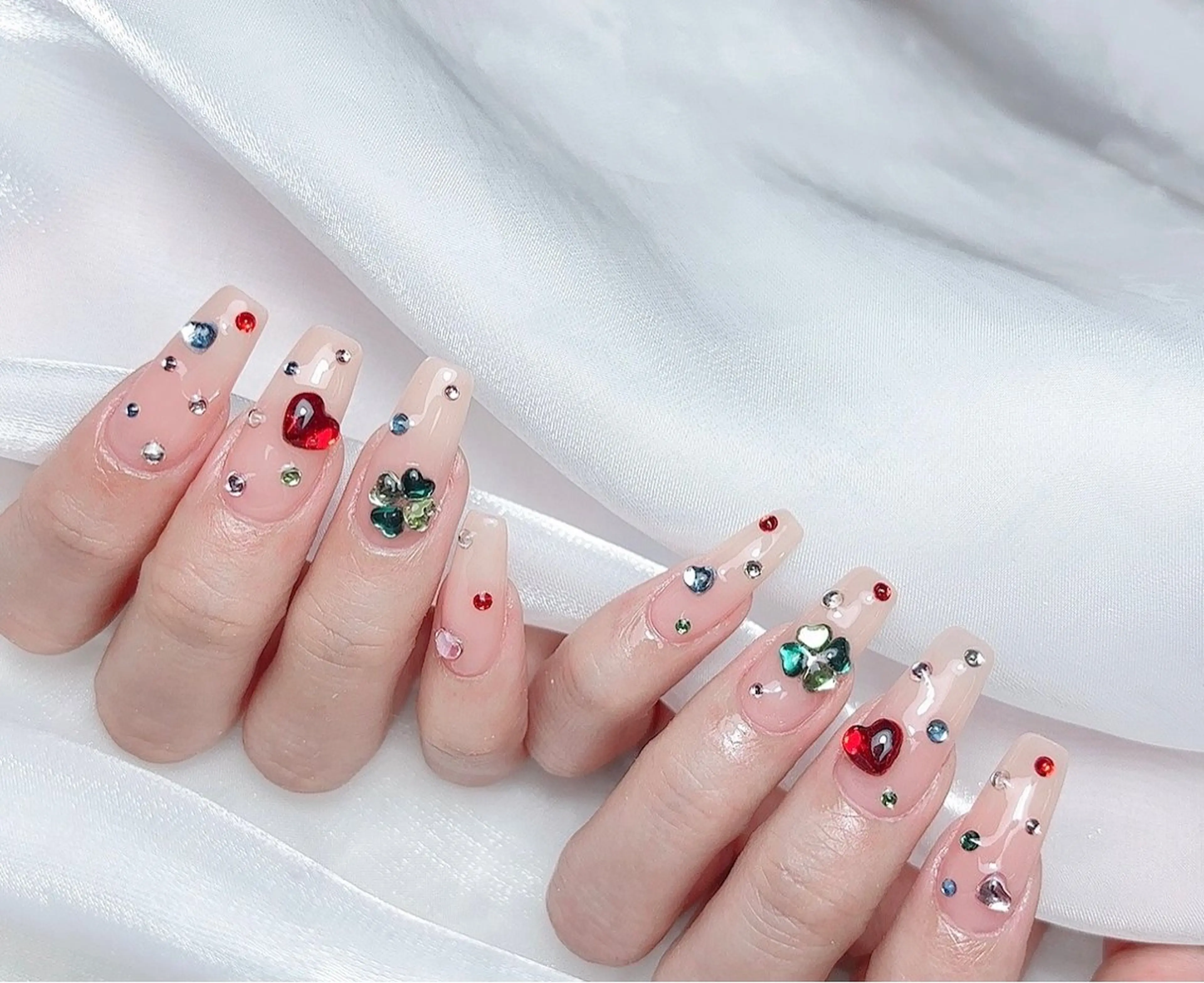 ネイル ハンドネイル 🎀Ｍ nails✨ ビューティーのネイルデザイン