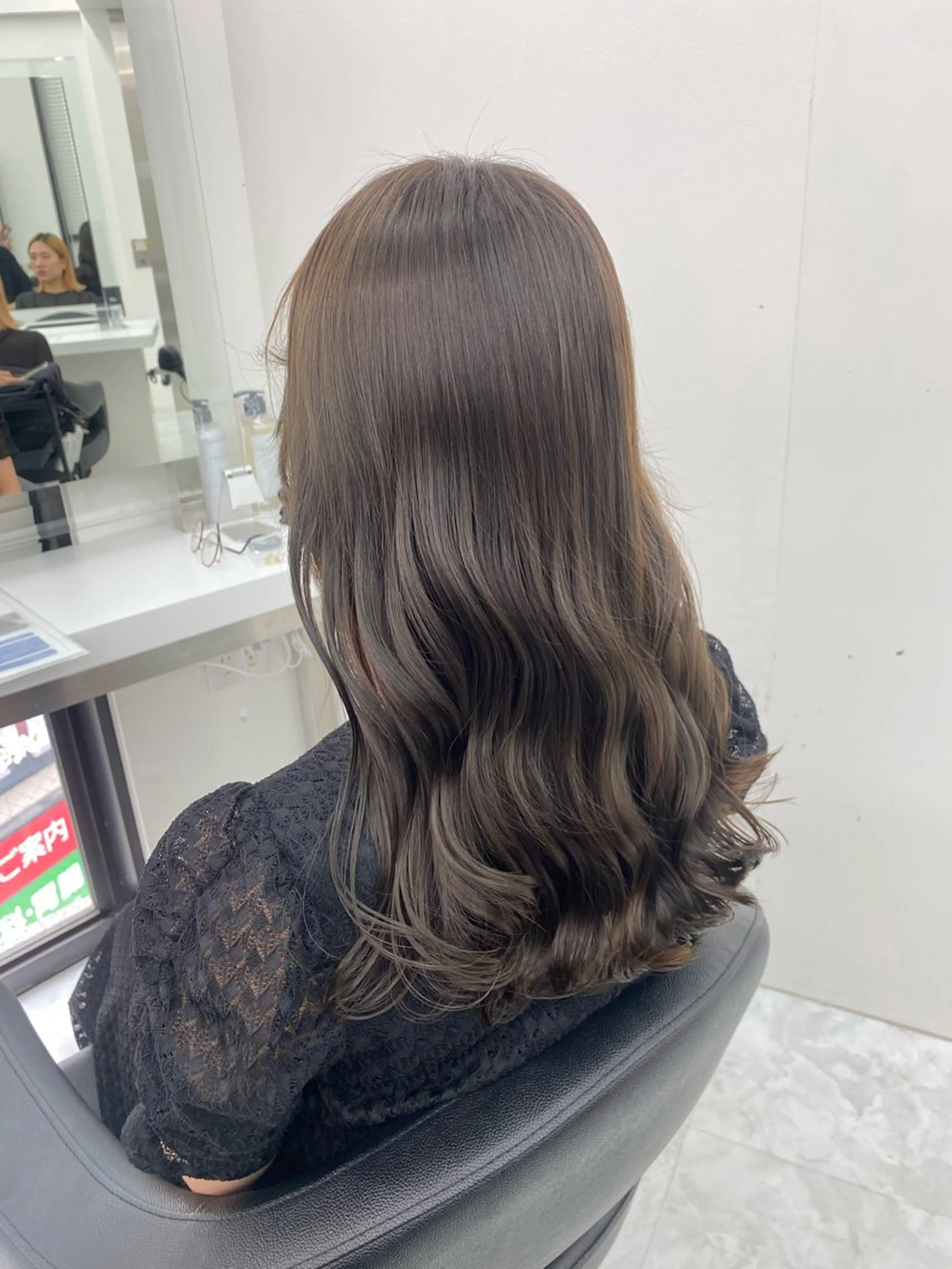 セミロング カラー グレージュ カット ヘアカラー トリートメント ヘアセット tocca hair & treatment博多口店所属・【赤み消しカラー】 中野浩太のヘアスタイル