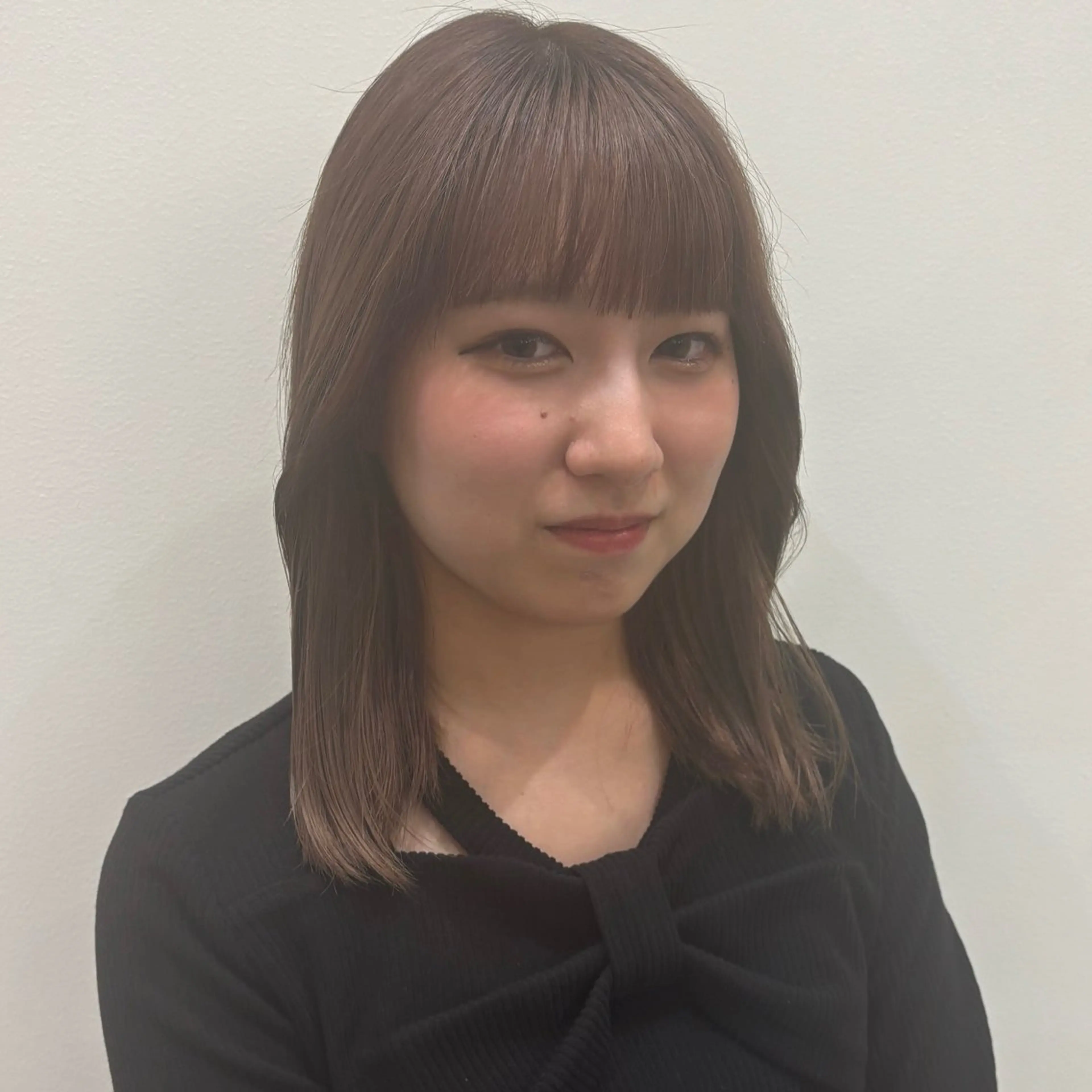 ミディアム カラー e's 鎌倉 ☘️ rion🪽のヘアスタイル