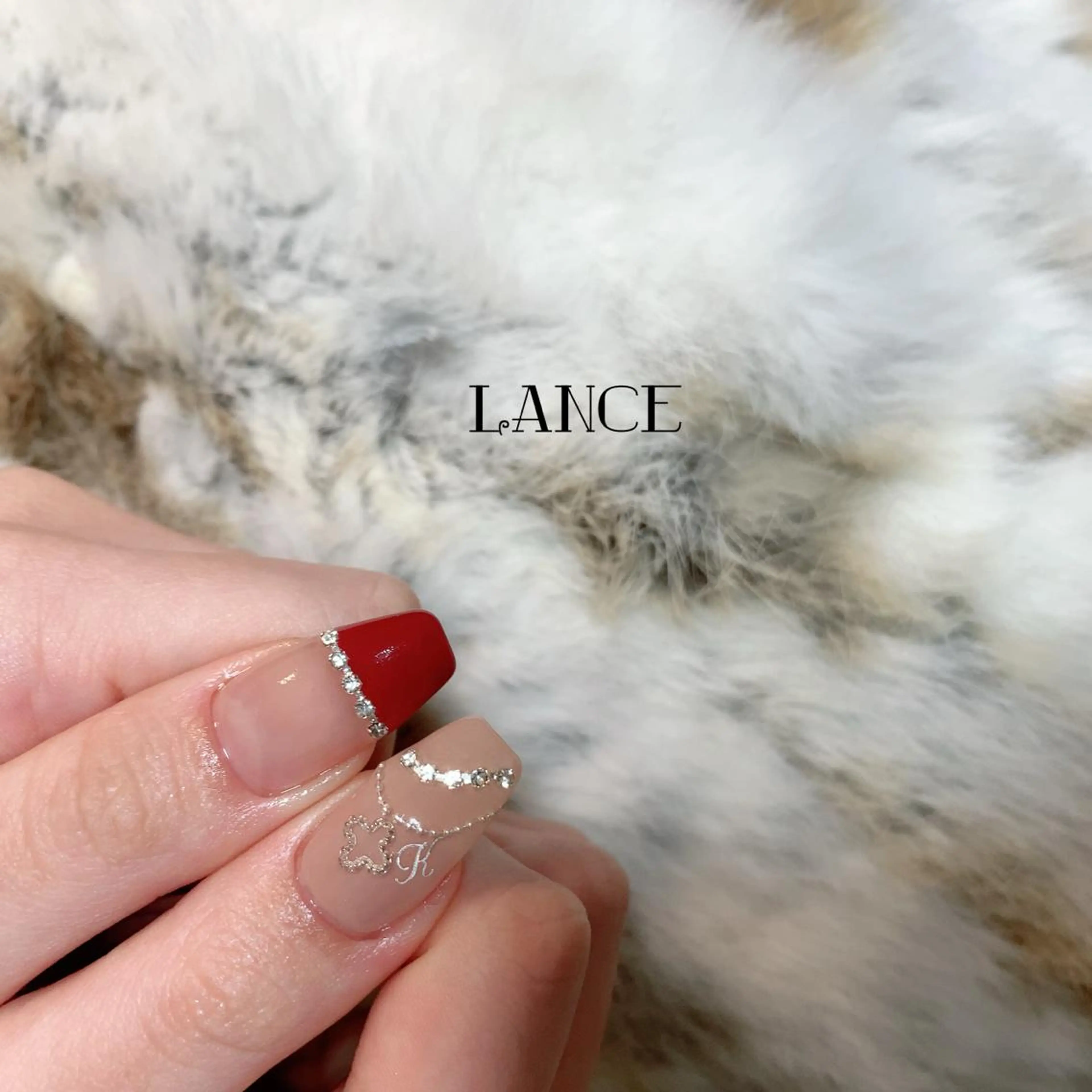 ミディアム ネイル クリスマス オーロラネイル フレンチネイル ワンホンネイル 冬ネイル ハンドネイル Lance nailのネイルデザイン