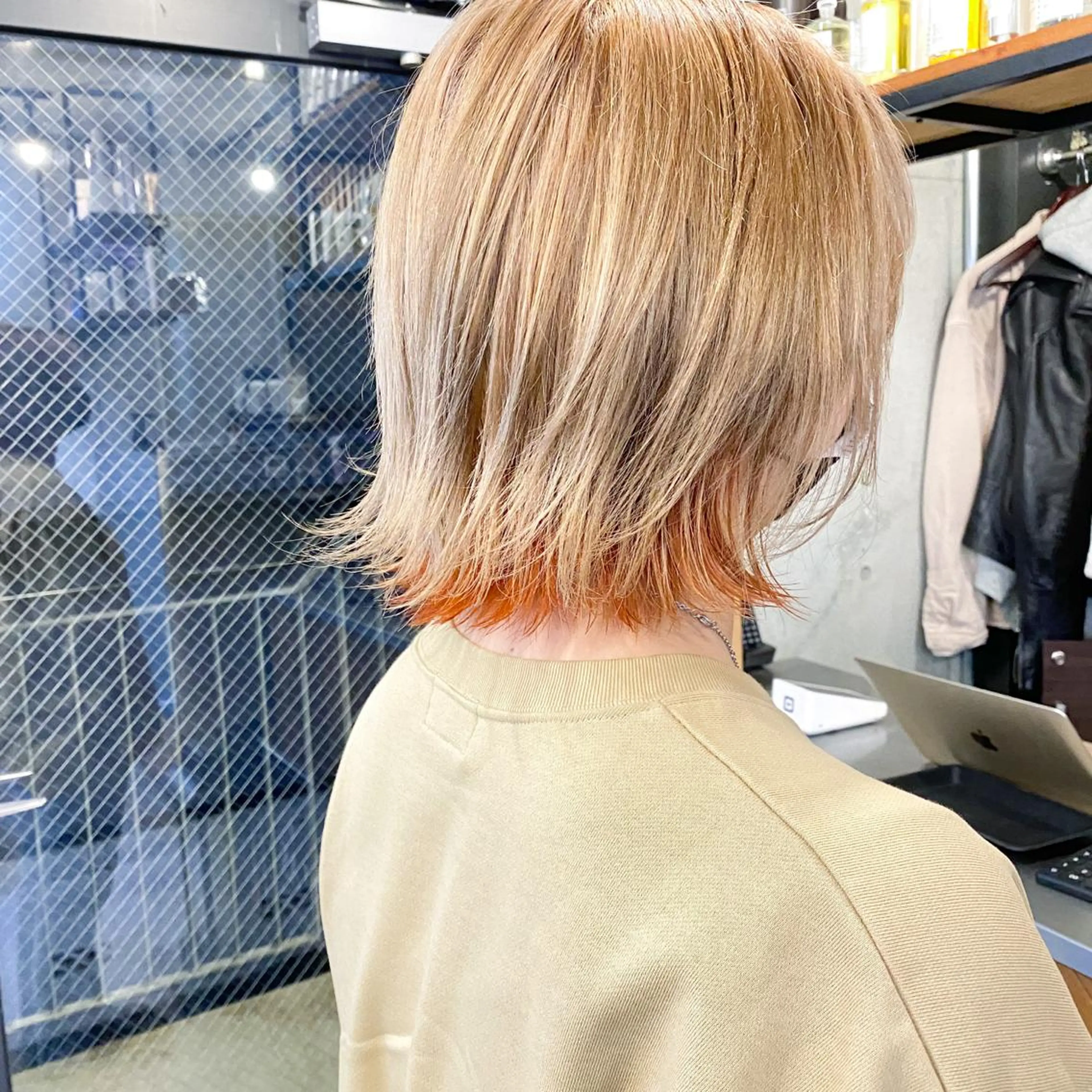 ショート カラー 艶髪ブリーチ 永井竜也のヘアスタイル