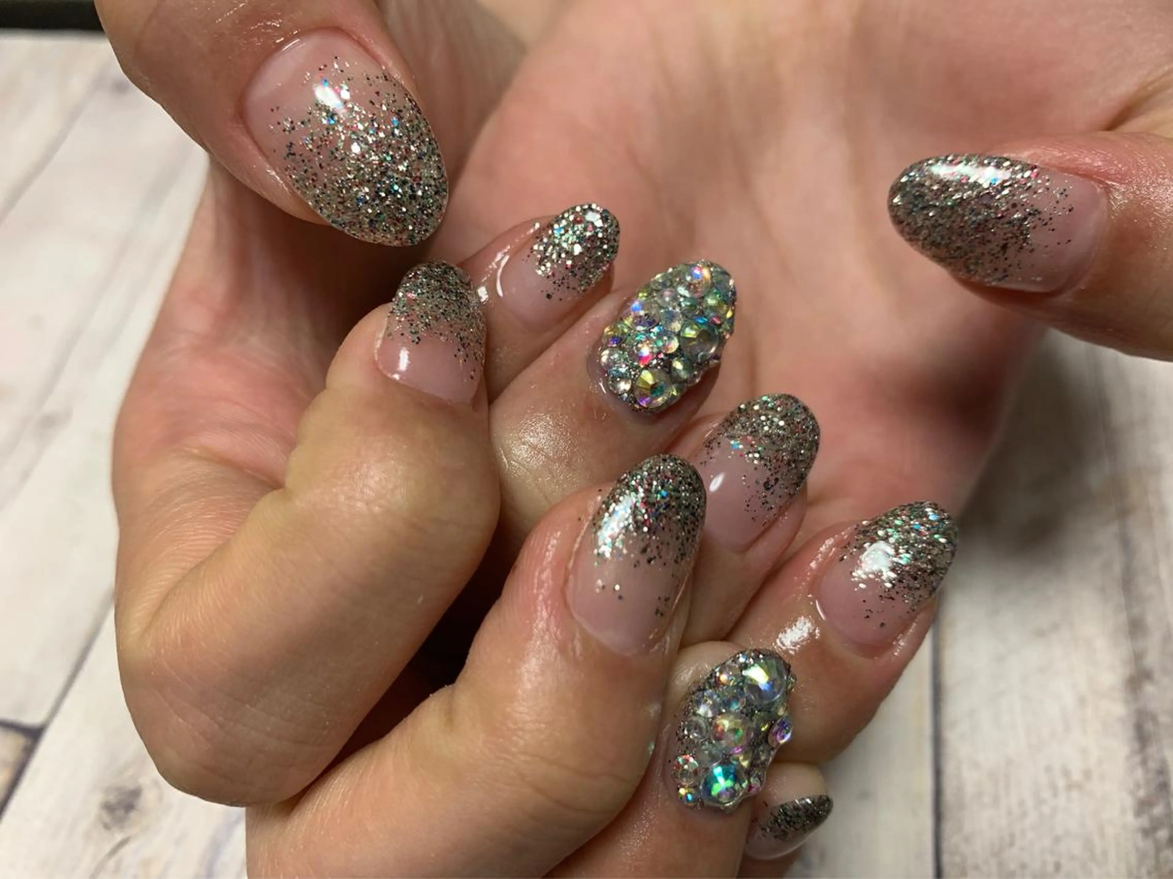 ネイル グラデーション ラメ(グリッター) ラメグラデーション nico.nico.mark NAIL所属・小林 梓のエステ・リラクイメージ