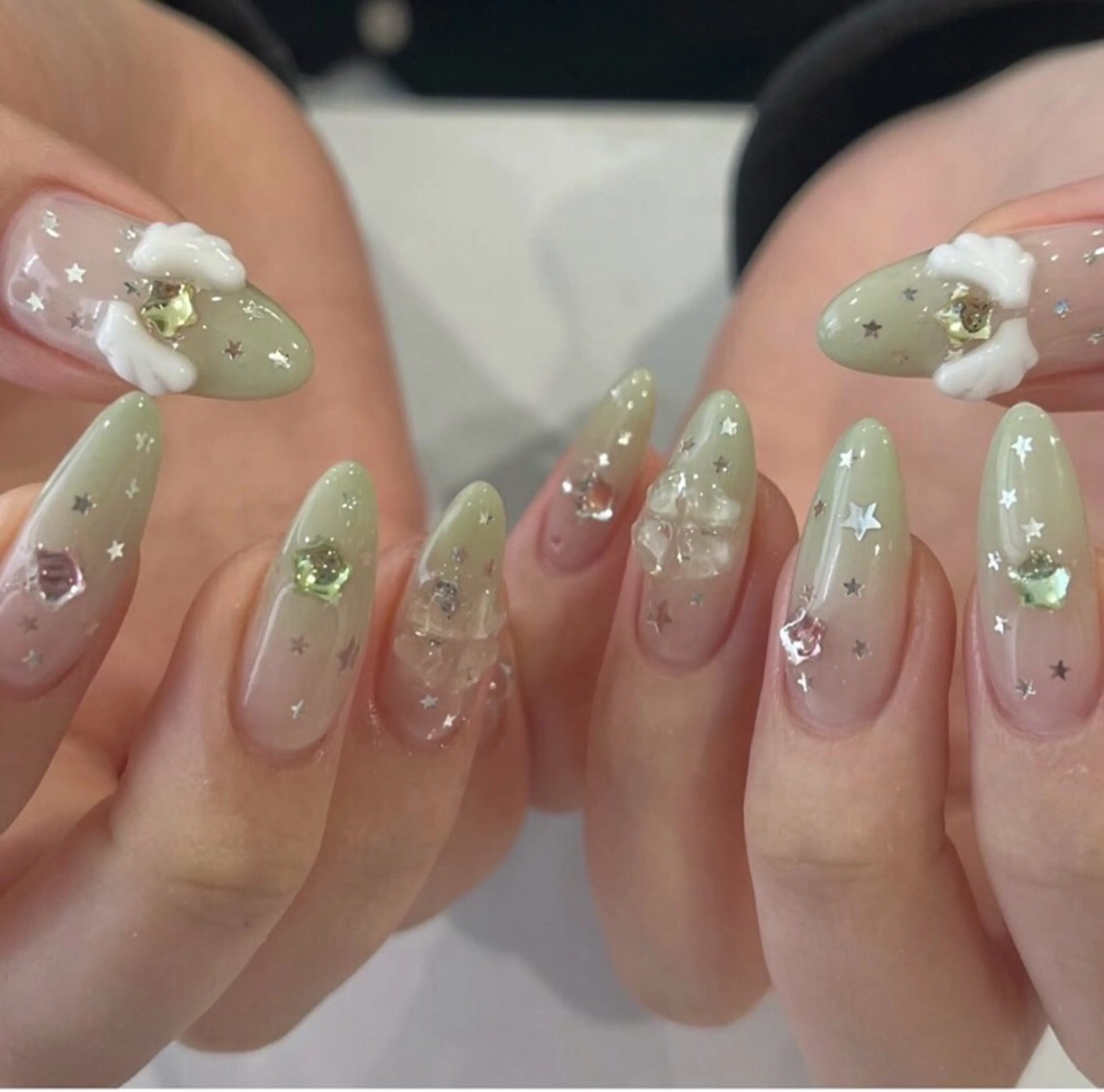 ネイル 長さ出し グラデーション キラキラネイル マグネットネイル ニュアンスネイル ハンドネイル Lee Ainのネイルデザイン