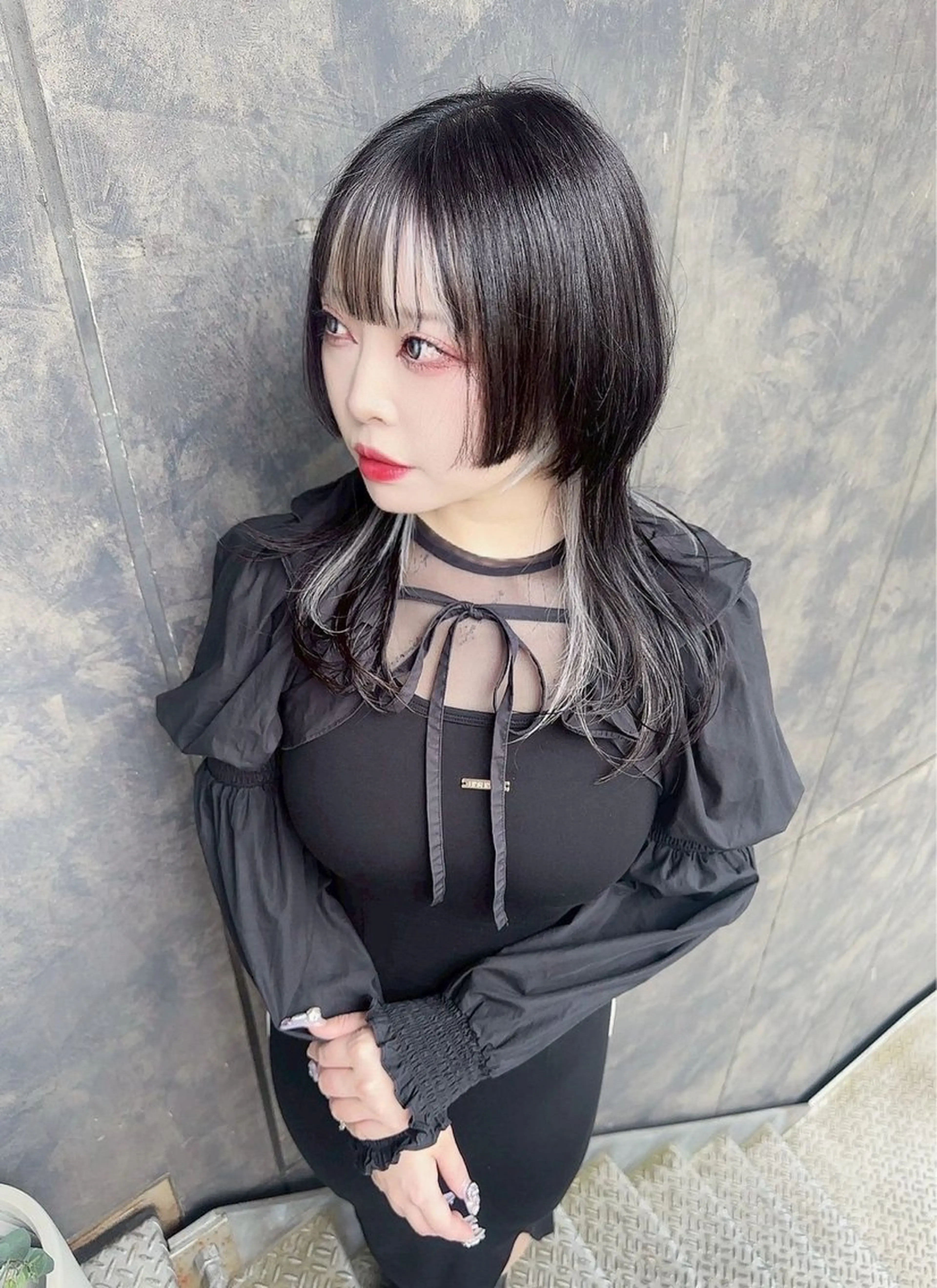セミロング カラー ウルフカット カット ヘアカラー トリートメント ヘアセット 🎀透明感ブリーチ カラー🎀ミズキのヘアスタイル
