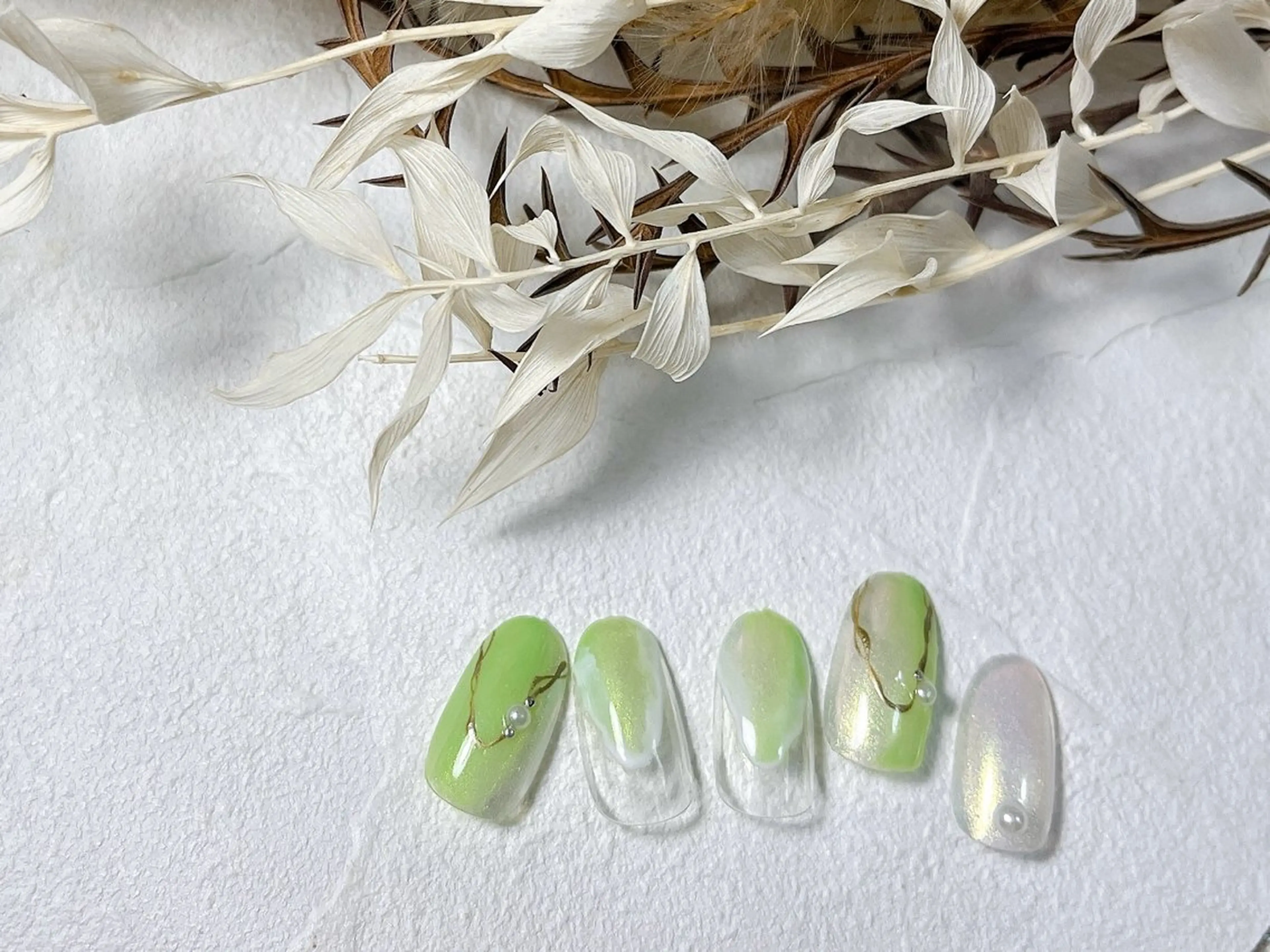 ネイル オーロラネイル フットネイル フレンチネイル ジェルネイル マグネットネイル kiki nail たまプラーザのネイルデザイン
