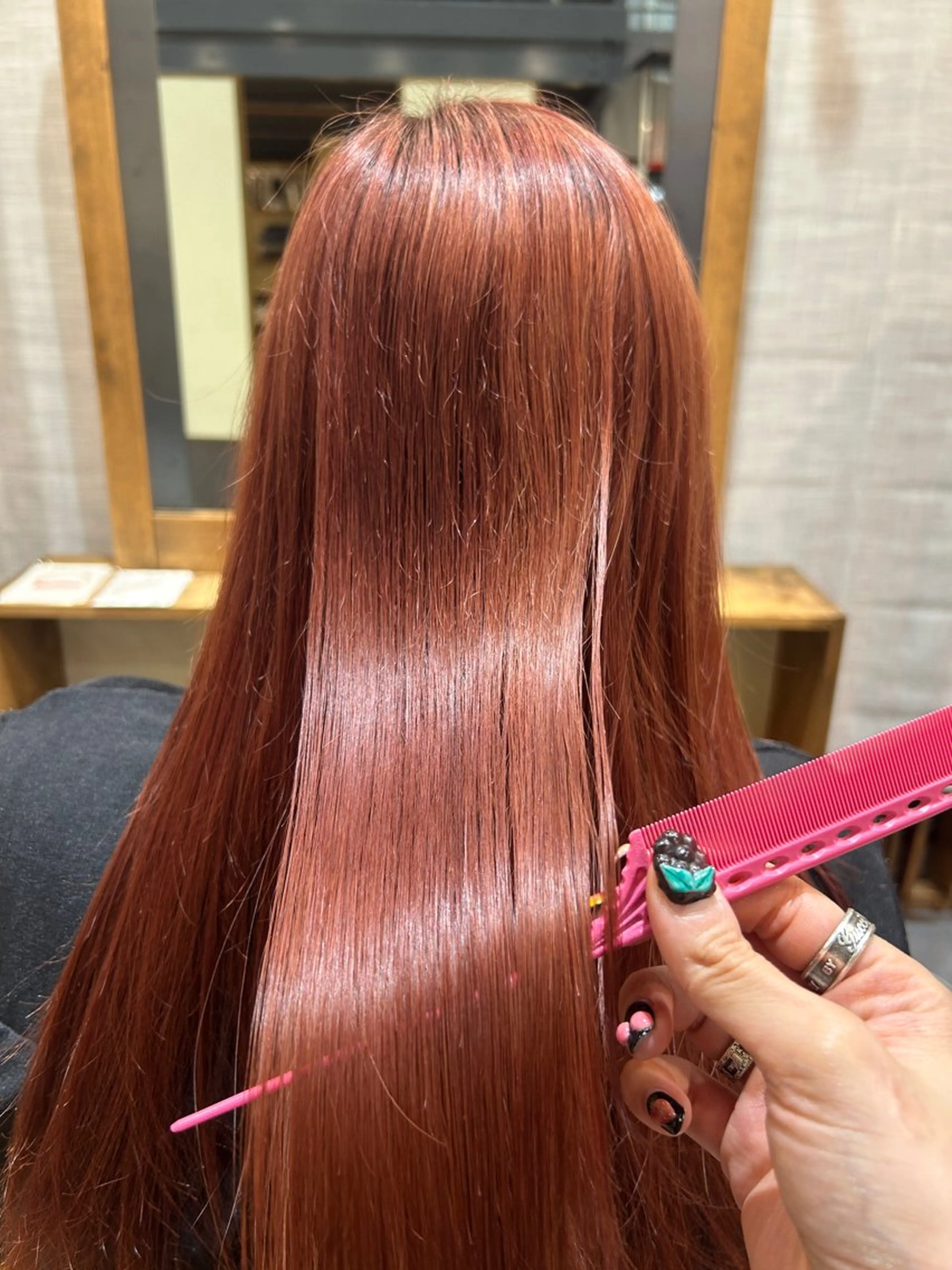 ロング カラー 井上 萌のヘアスタイル