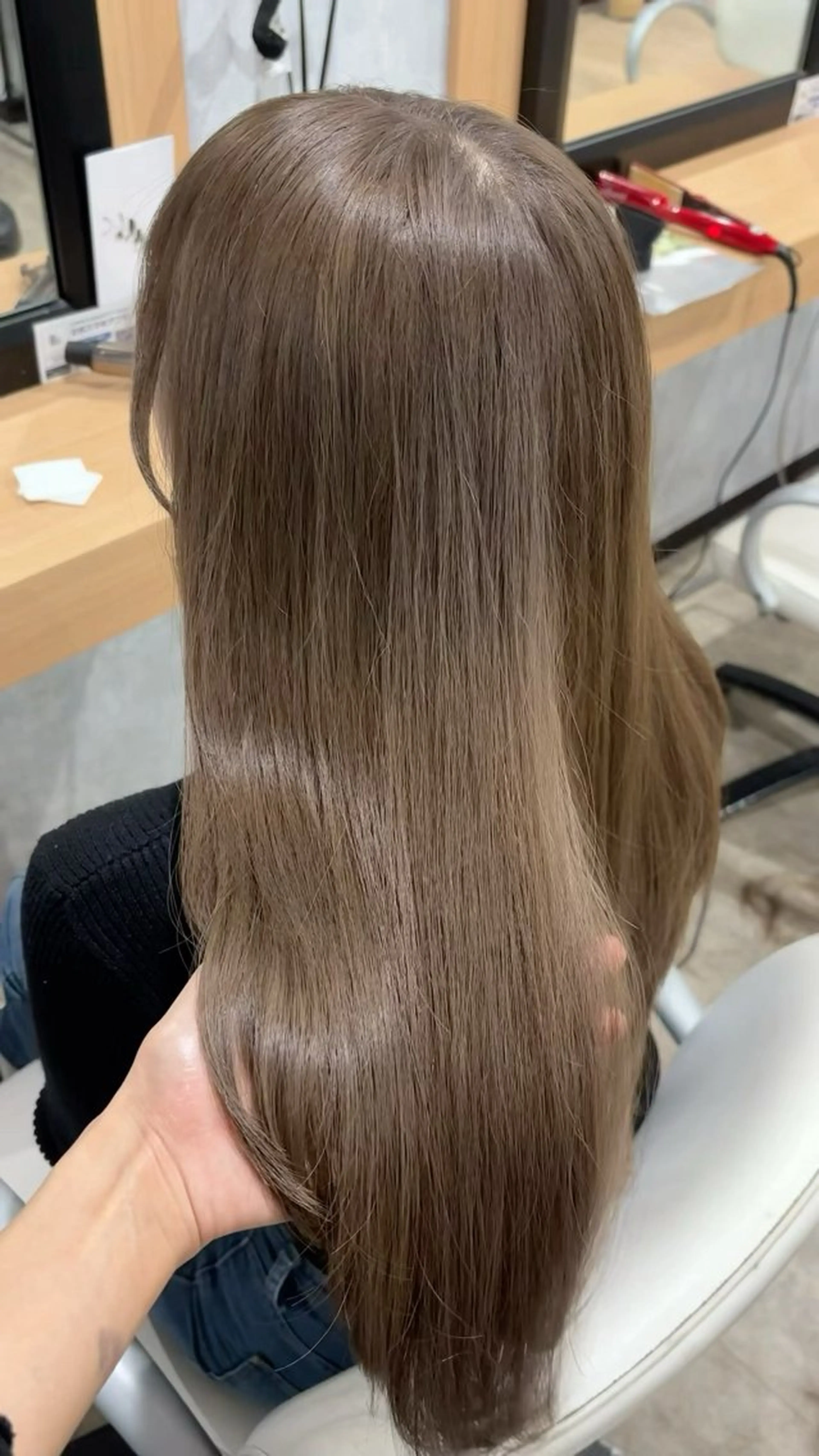 セミロング カラー カット ヘアカラー トリートメント 🌐NATSUMI 🌐【寒色カラー】のヘアスタイル