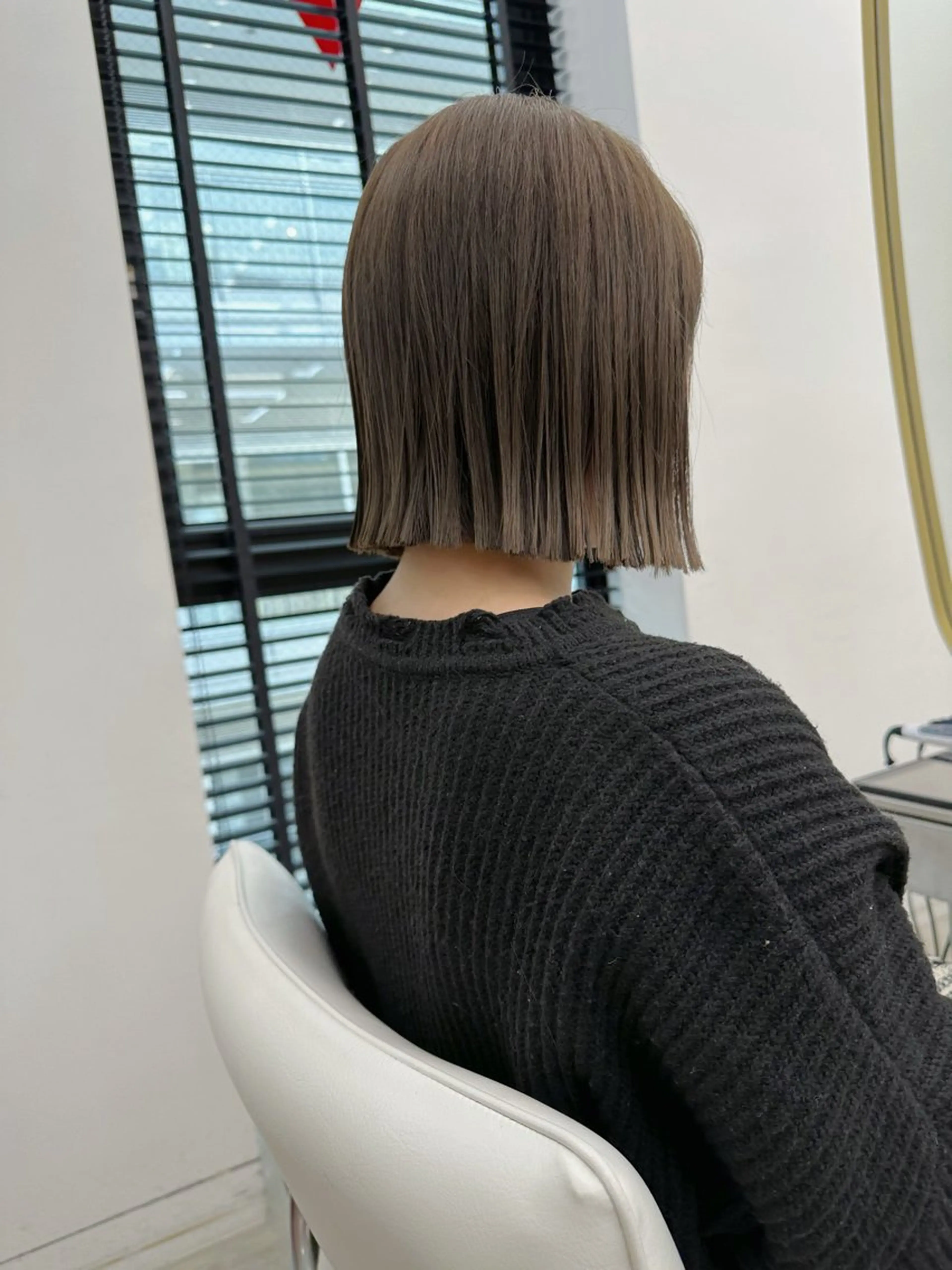 ミディアム カラー ブリーチ 透明感カラー ダブルカラー グレージュ ブリーチなしカラー ボブ/ショート /名古屋/縮毛矯正のヘアスタイル