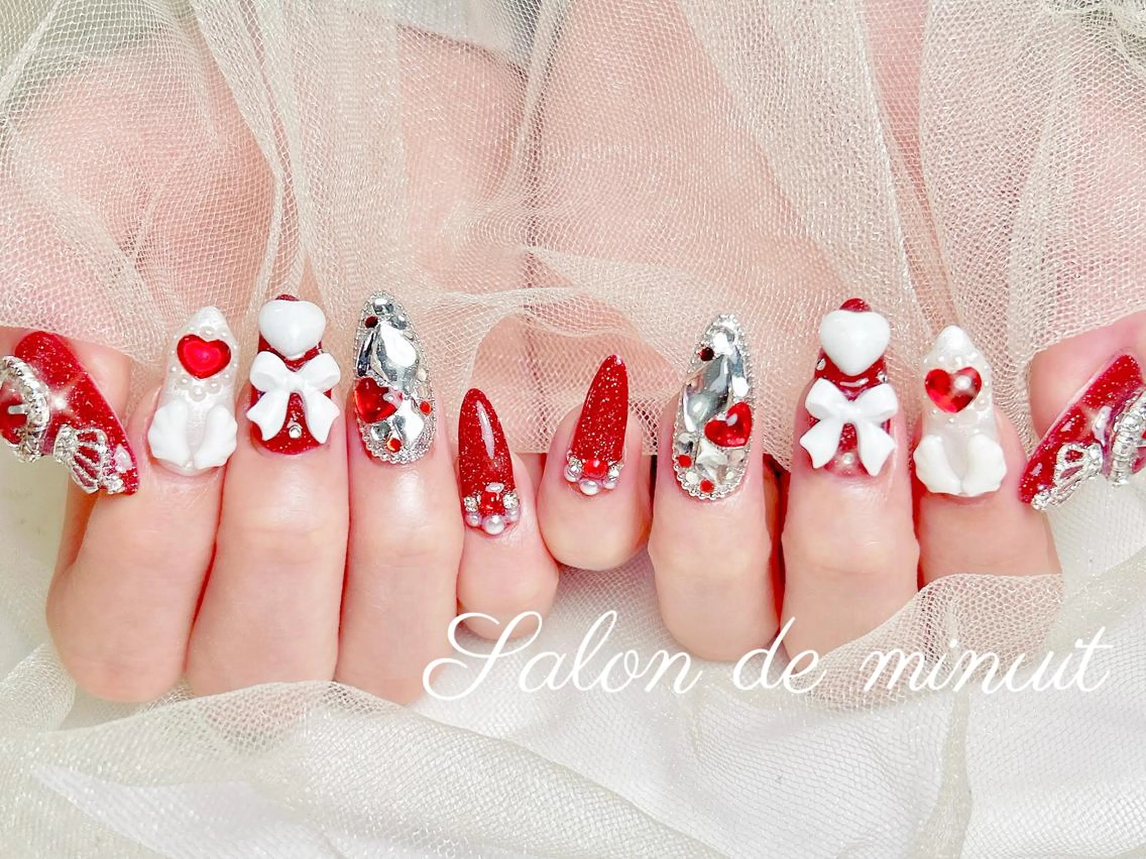 ネイル Salon de Minuit🦩のネイルデザイン