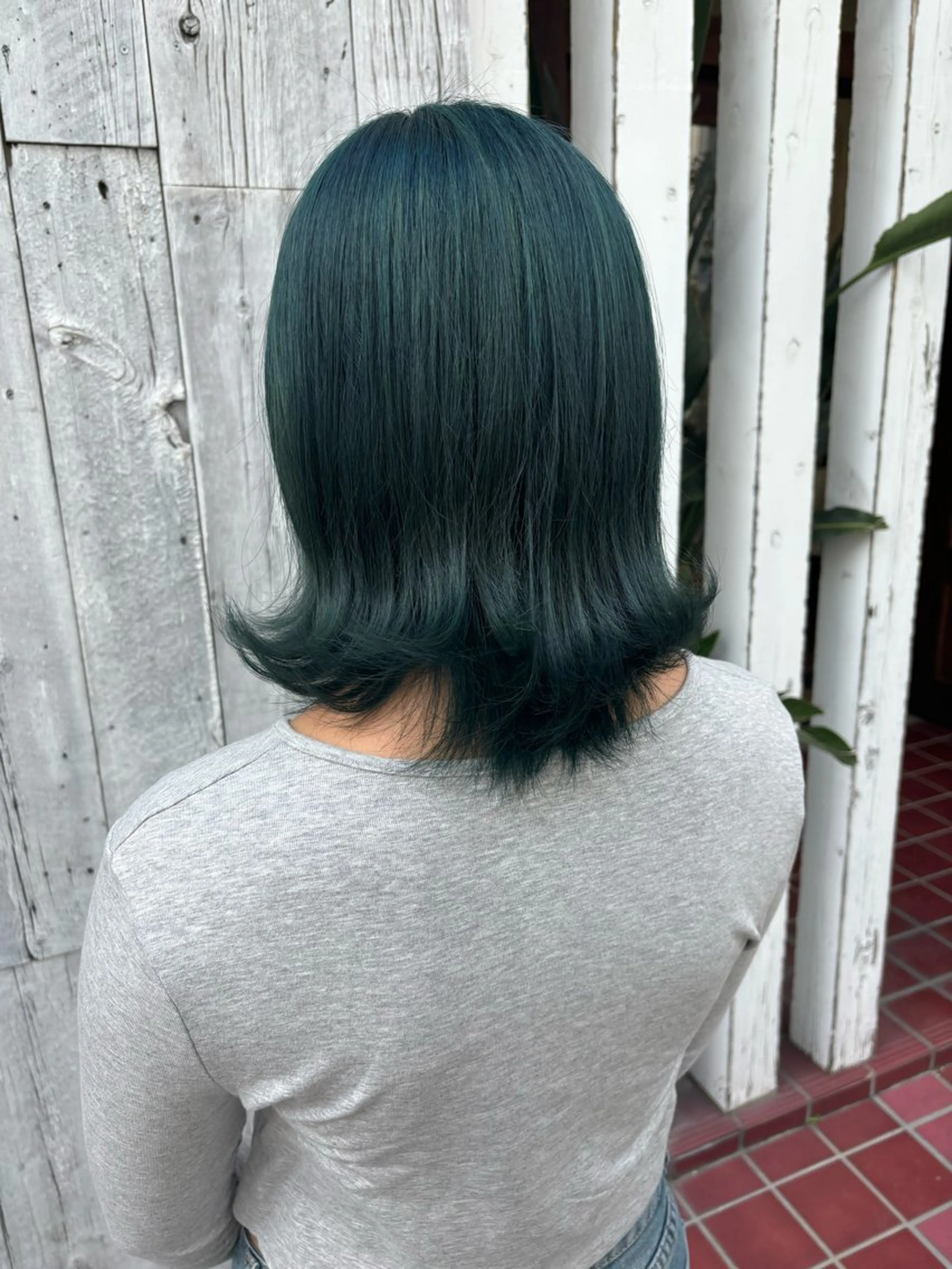 セミロング ブリーチ予約率90% 以上✨森山陽向のヘアスタイル