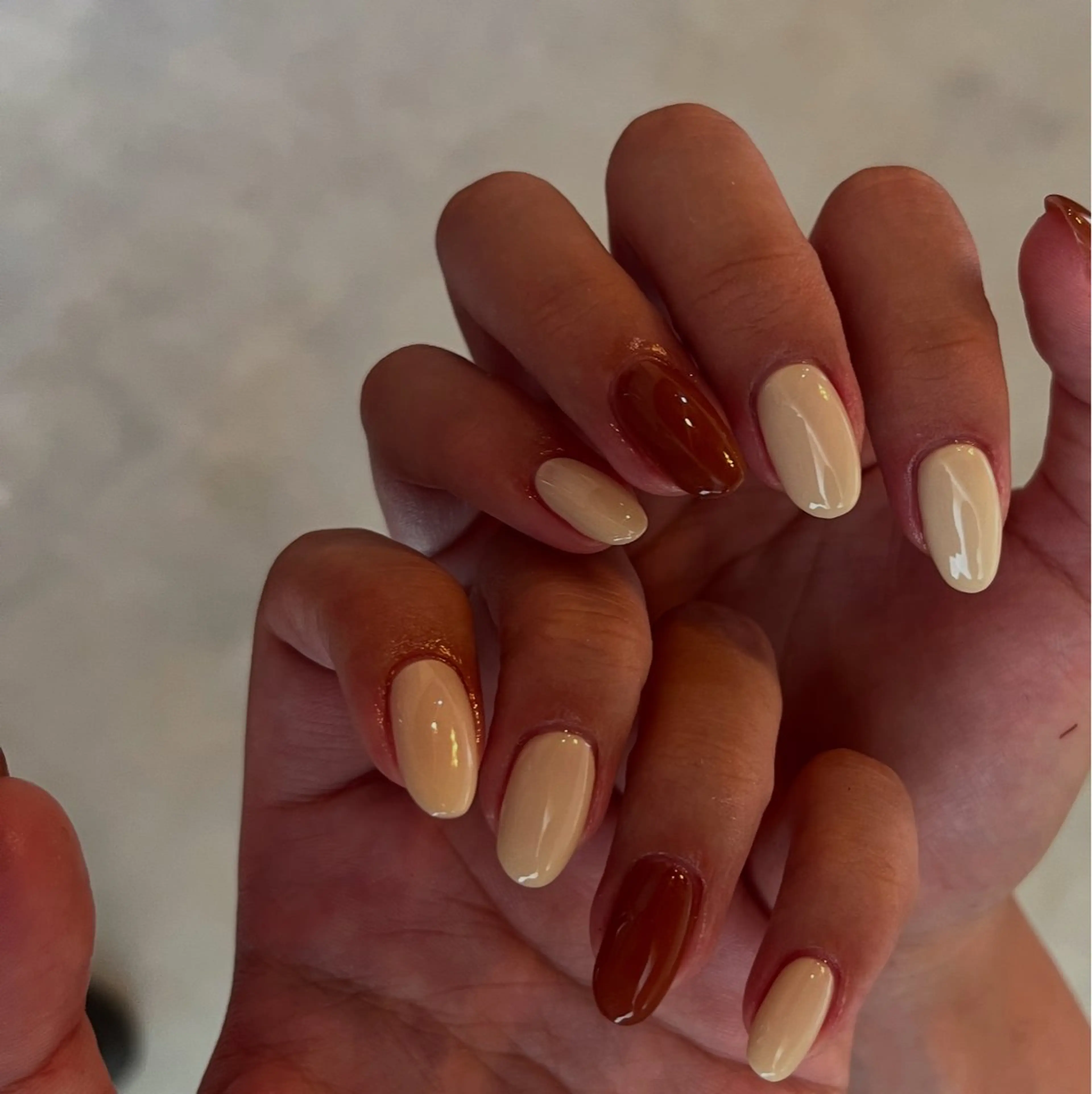 ネイル ニュアンスネイル ハンドネイル aiu  ｱｲﾕｰ ちひろのネイルデザイン