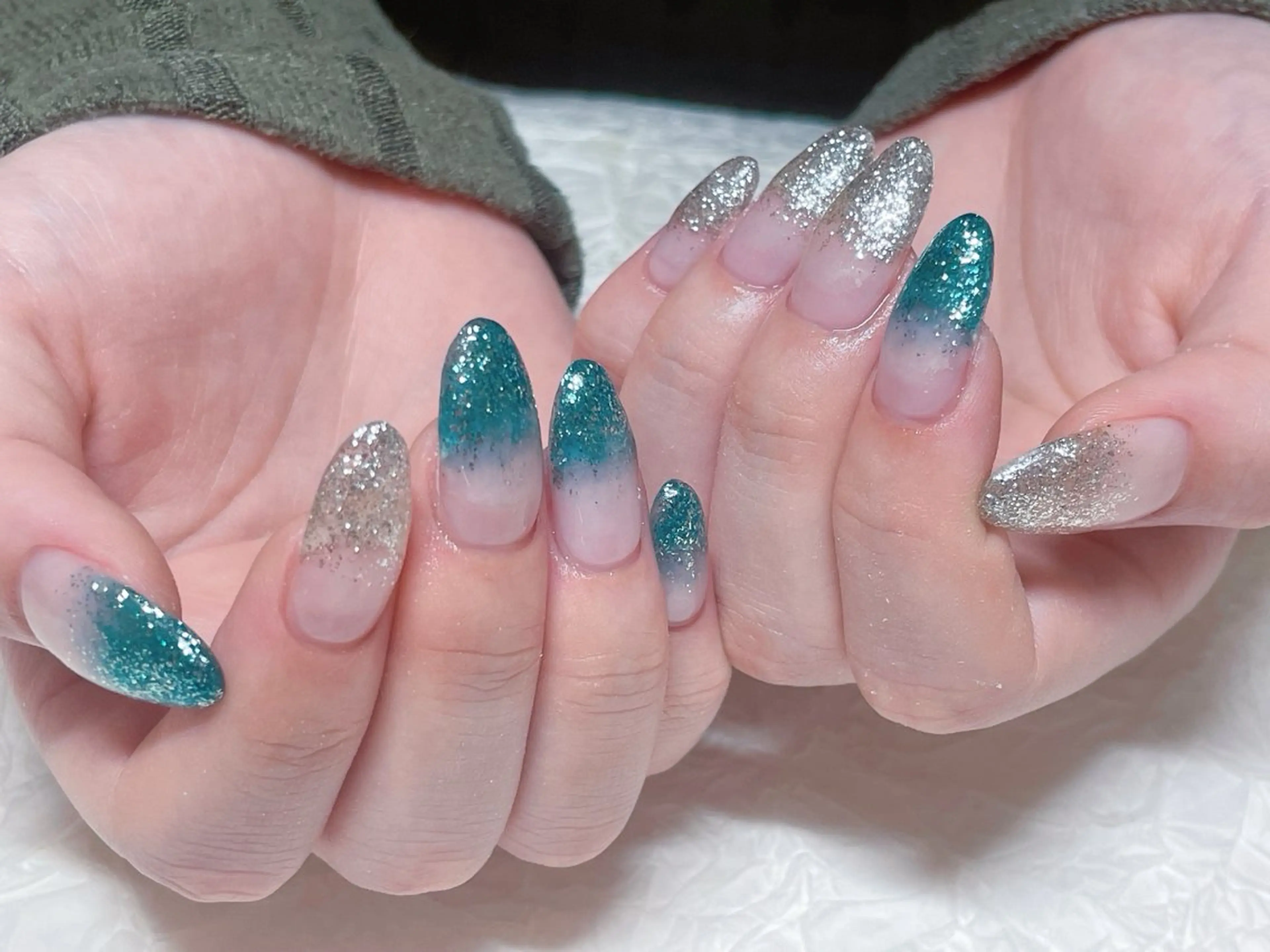 ネイル グラデーション キラキラネイル ハンドネイル ハンドケア ゆ か_Nails💫のネイルデザイン
