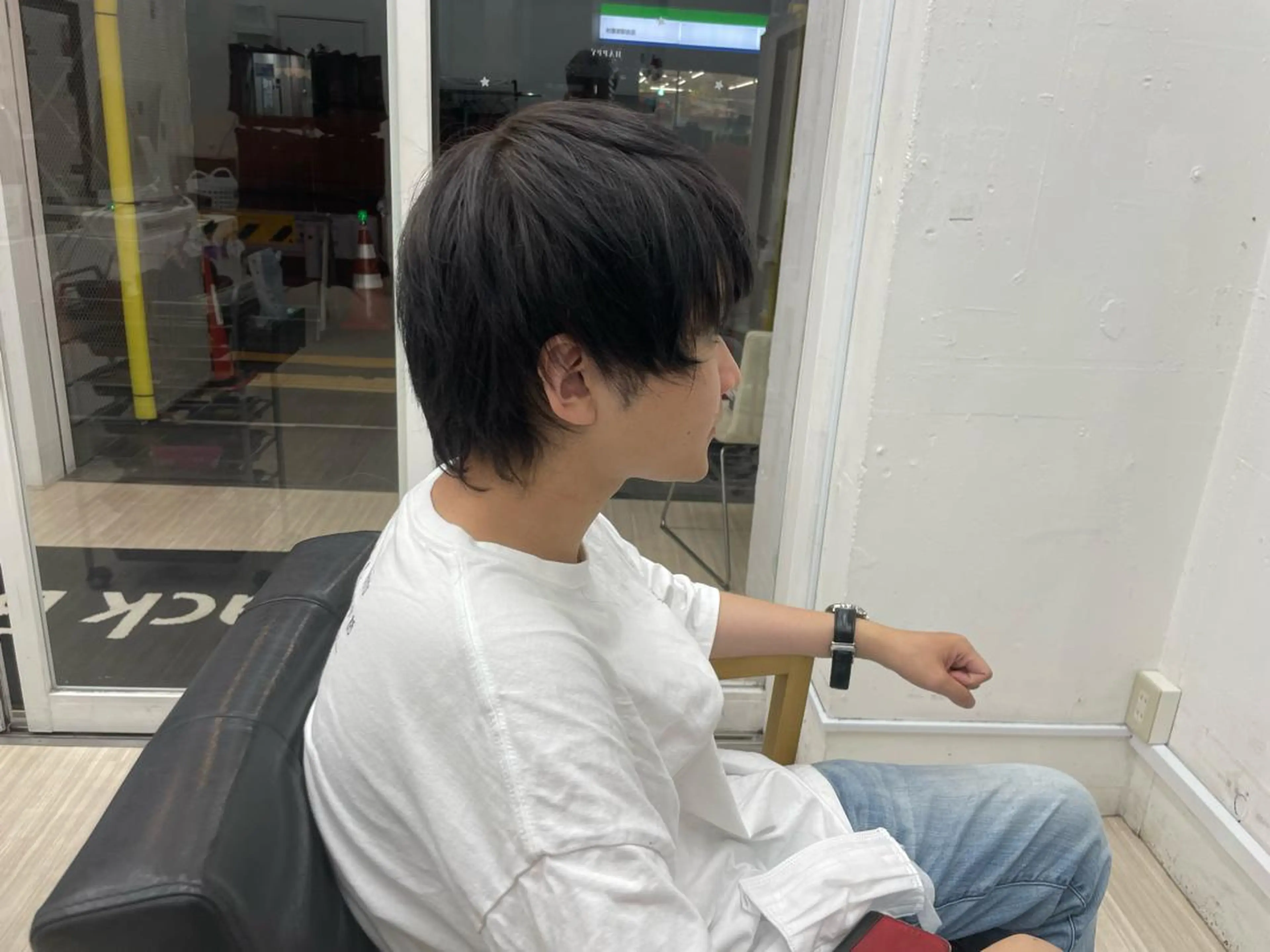 ショート カラー アッシュ ベージュカラー ウルフカット Black Biz新宿西口店所属・み うらのヘアスタイル