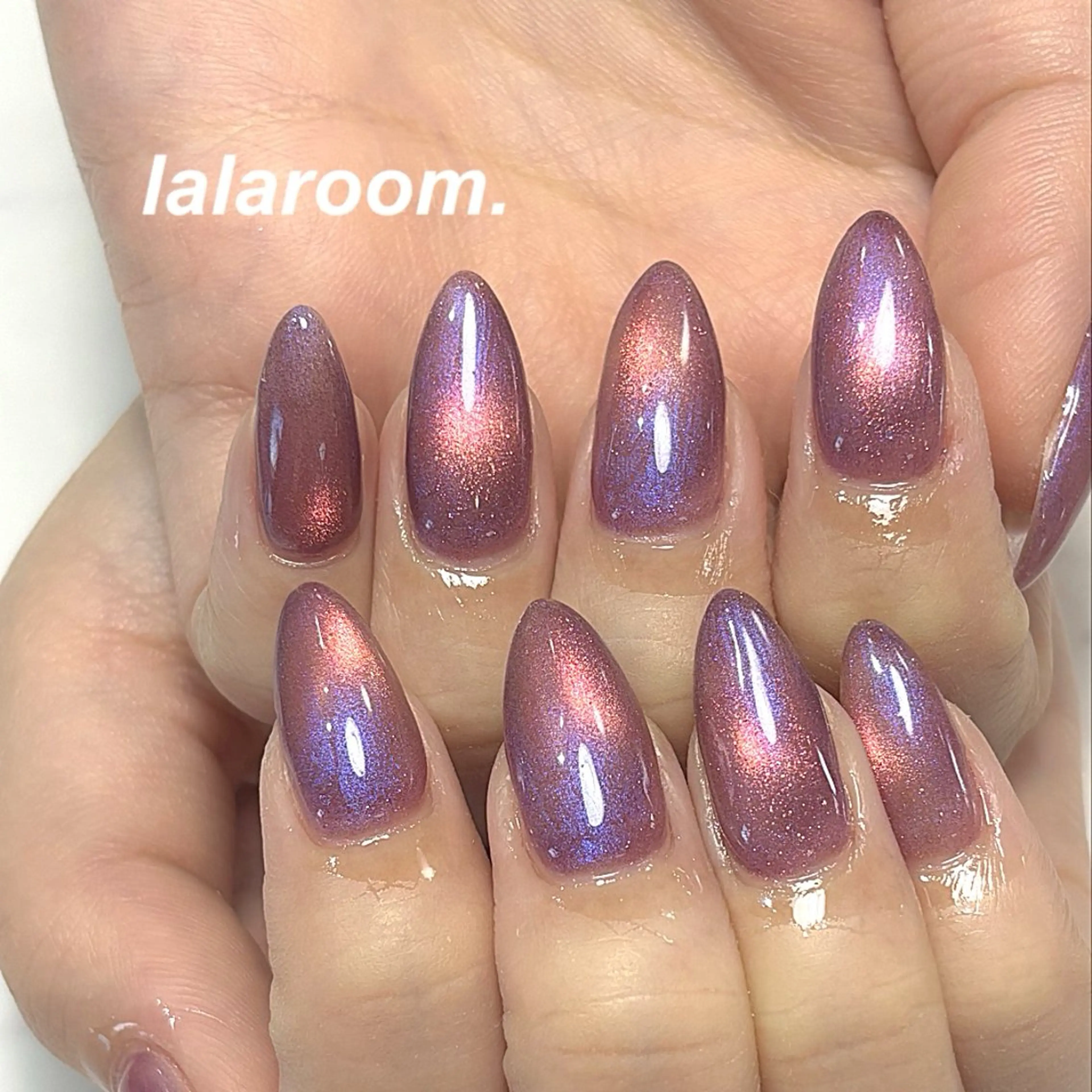 ネイル キラキラネイル マグネットネイル オフィスネイル ワンカラーネイル シンプルネイル ハンドネイル lala room.のネイルデザイン