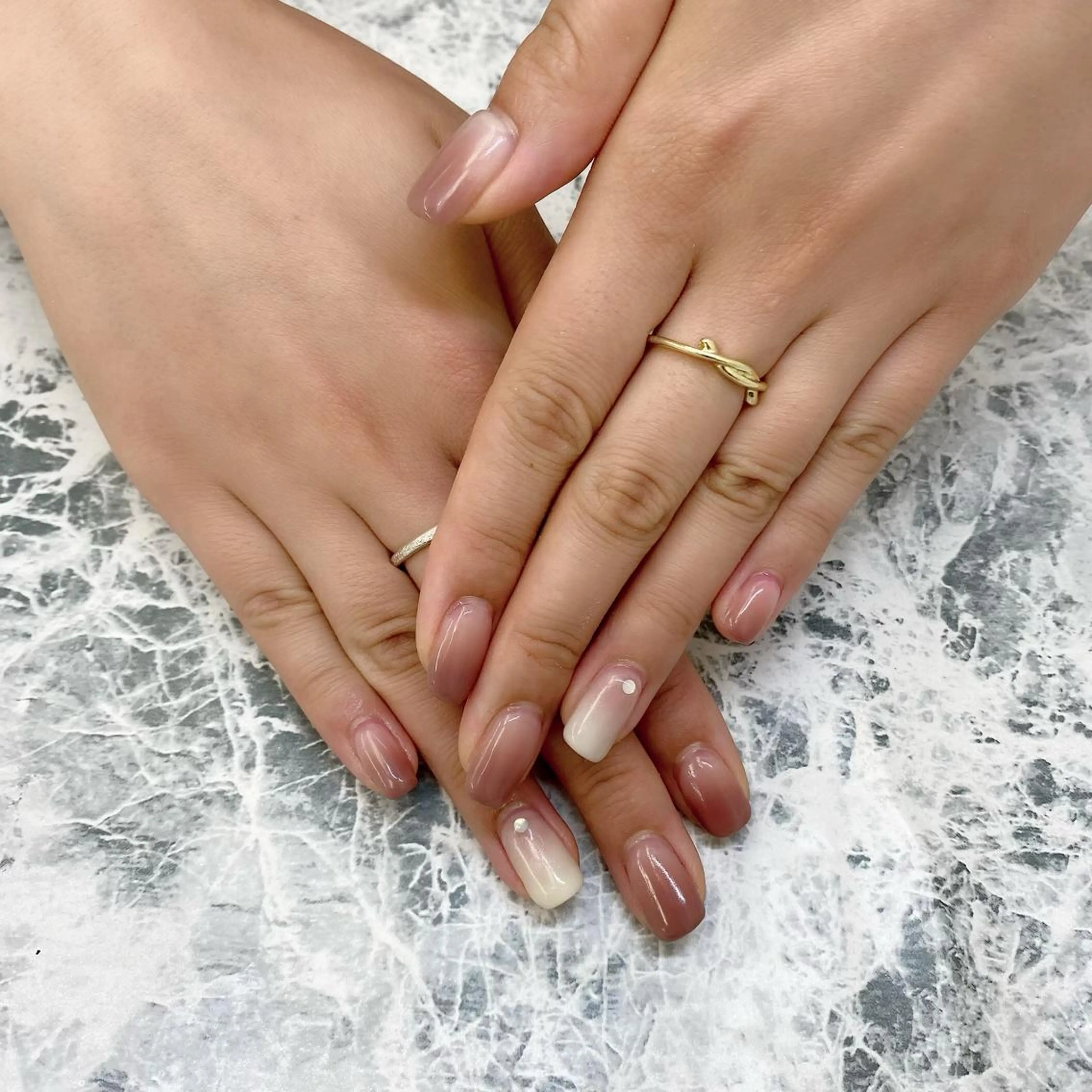 ネイル ホワイト Can I Dressy  溝ノ口店所属・F. Neneのネイルデザイン